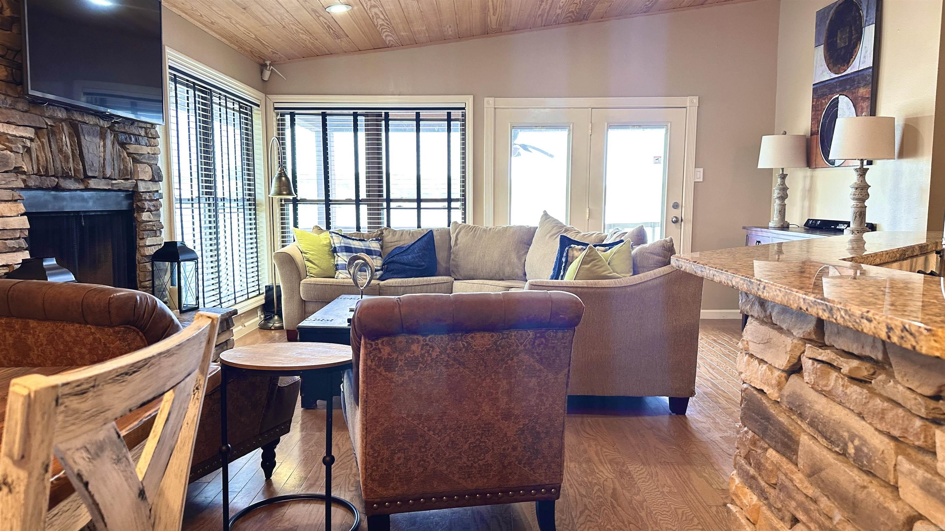 LAKE PORT HPR - Residential