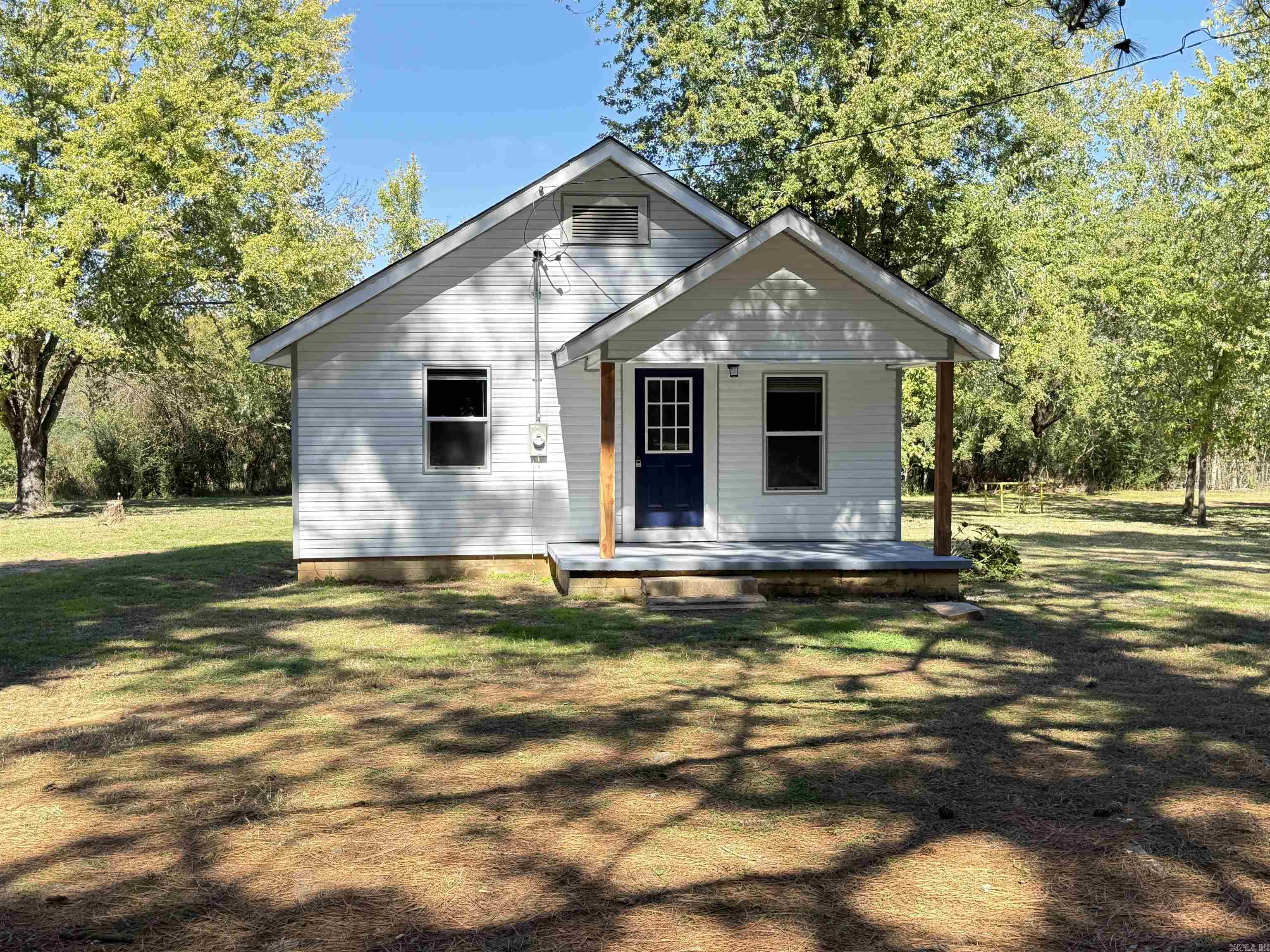 Adorable, newly remodeled 3 bed 1 bath home on ONE gorgeous acre with a in-ground storm shelter!! This home has a country setting feel yet conveniently close to all the city amenities! Move in ready and will not last long!! Call today!!