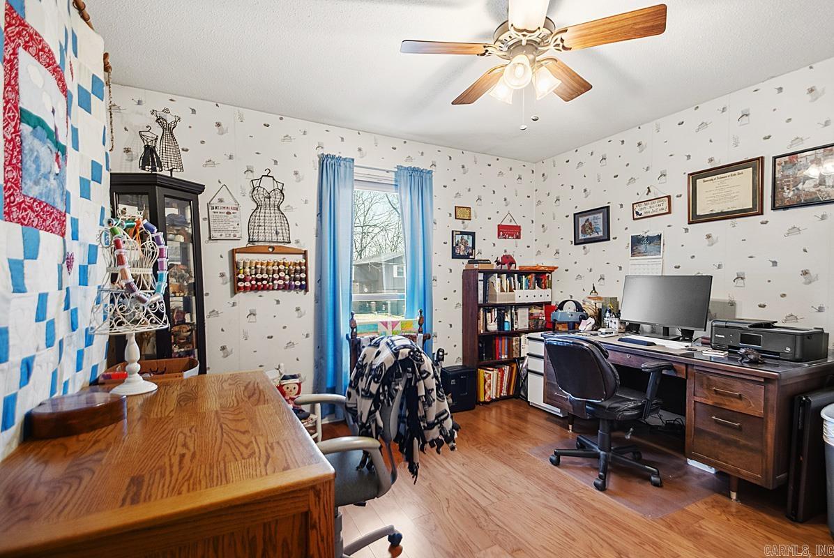 COUNTRY CLUB PARK - Residential