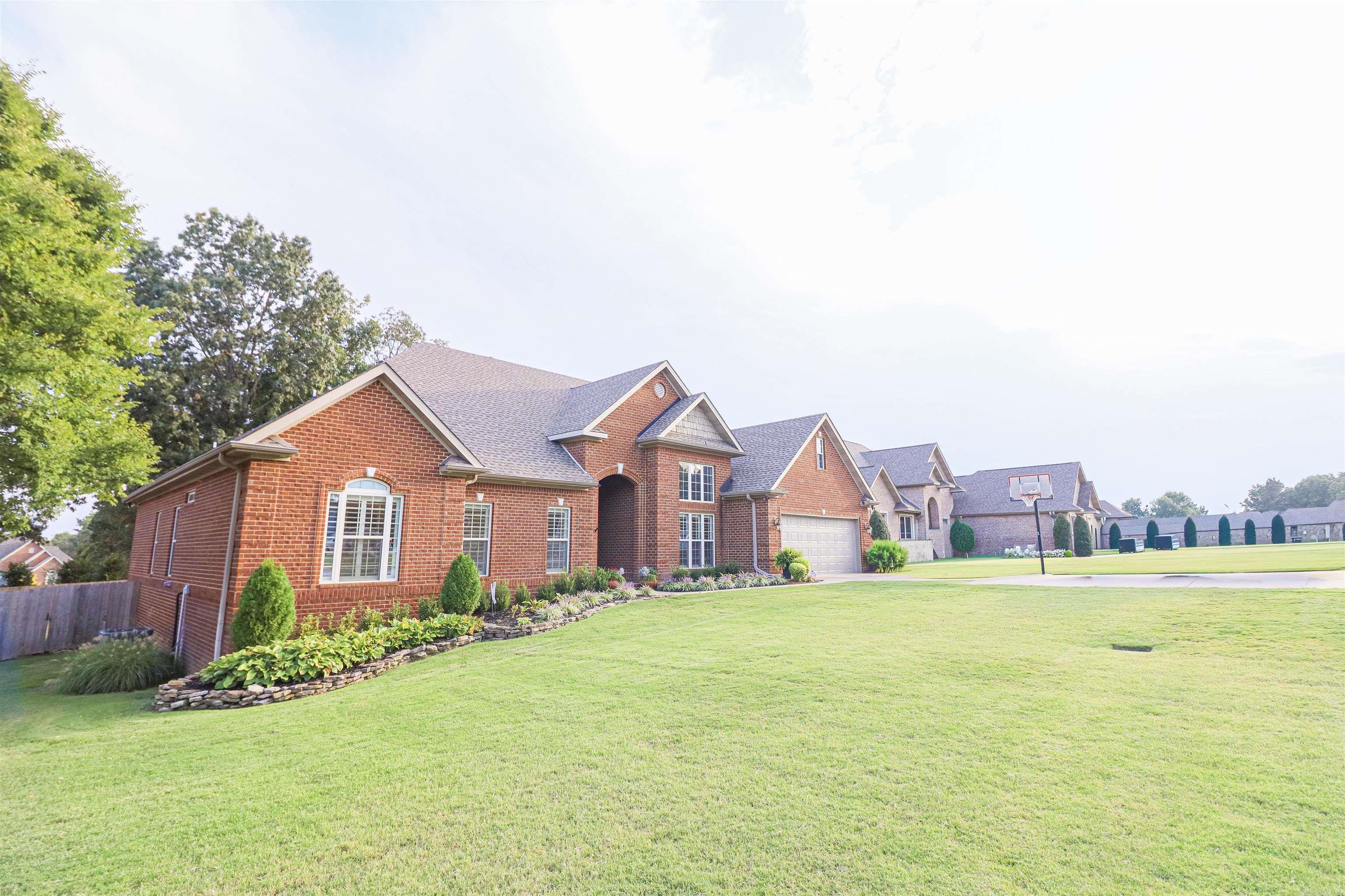BARRINGTON PARK - Residential