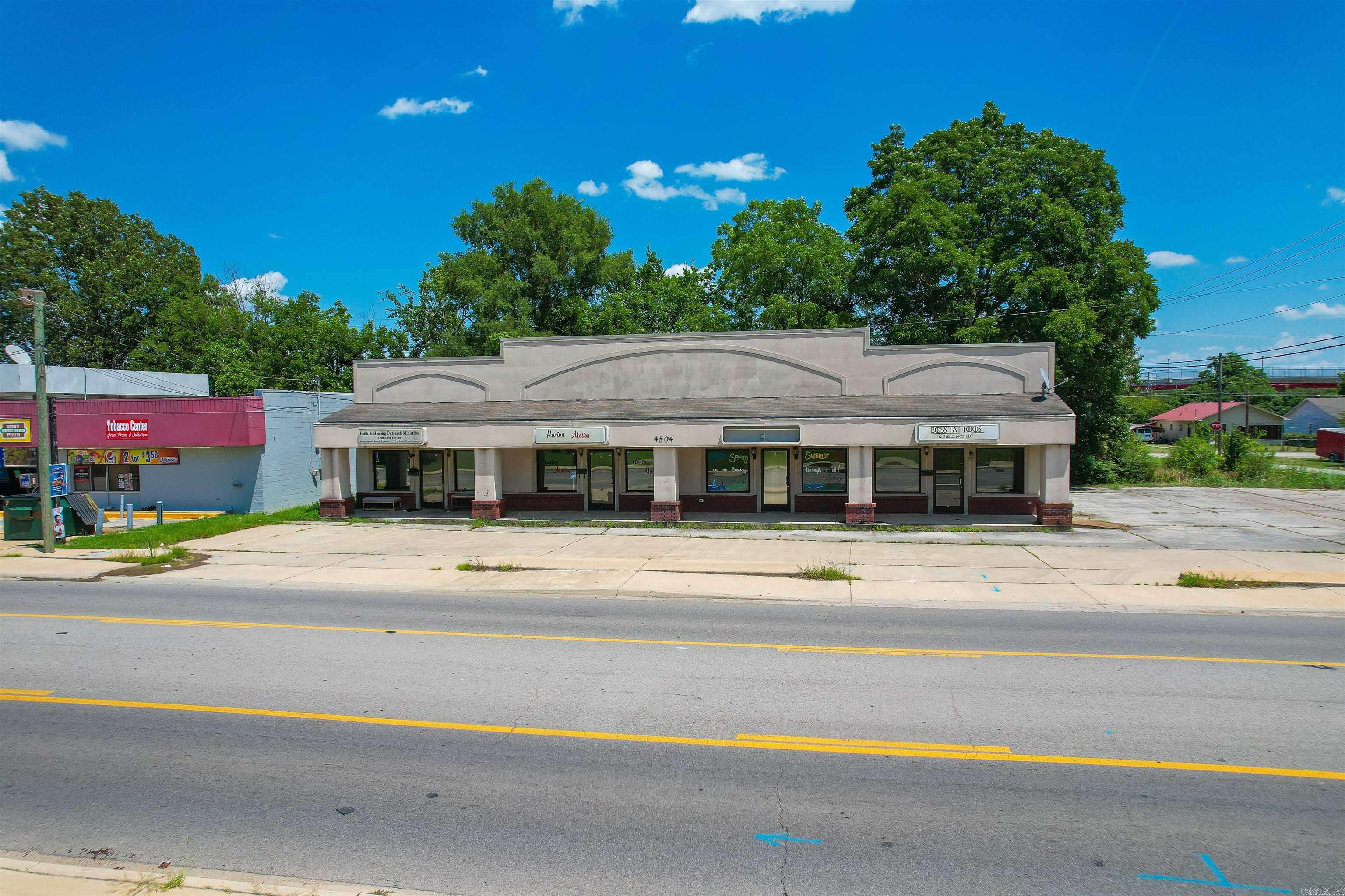 Three suites totaling 1,723± SF at 4504 E Nettleton Ave in Jonesboro, AR, offered for just $1,000/month per unit. This highly visible location along a well-traveled corridor is ideal for office, retail, or service-oriented uses. With a flexible layout and convenient parking, the property presents a cost-effective opportunity for businesses looking to establish or expand in a growing area.