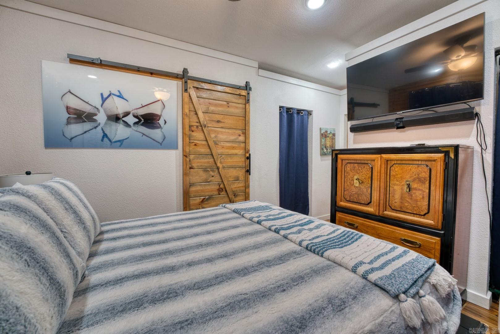 ARKRIDGE LAKE ESTATES - Residential