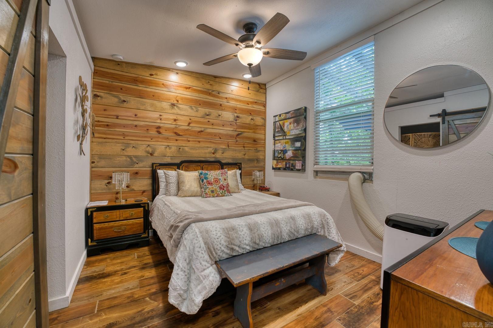 ARKRIDGE LAKE ESTATES - Residential