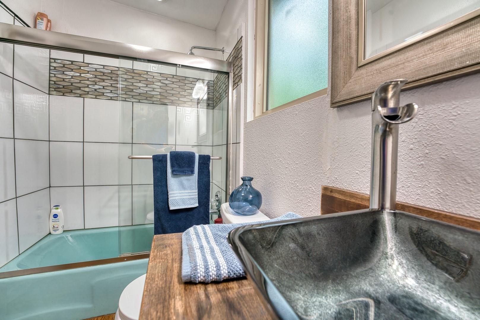 ARKRIDGE LAKE ESTATES - Residential