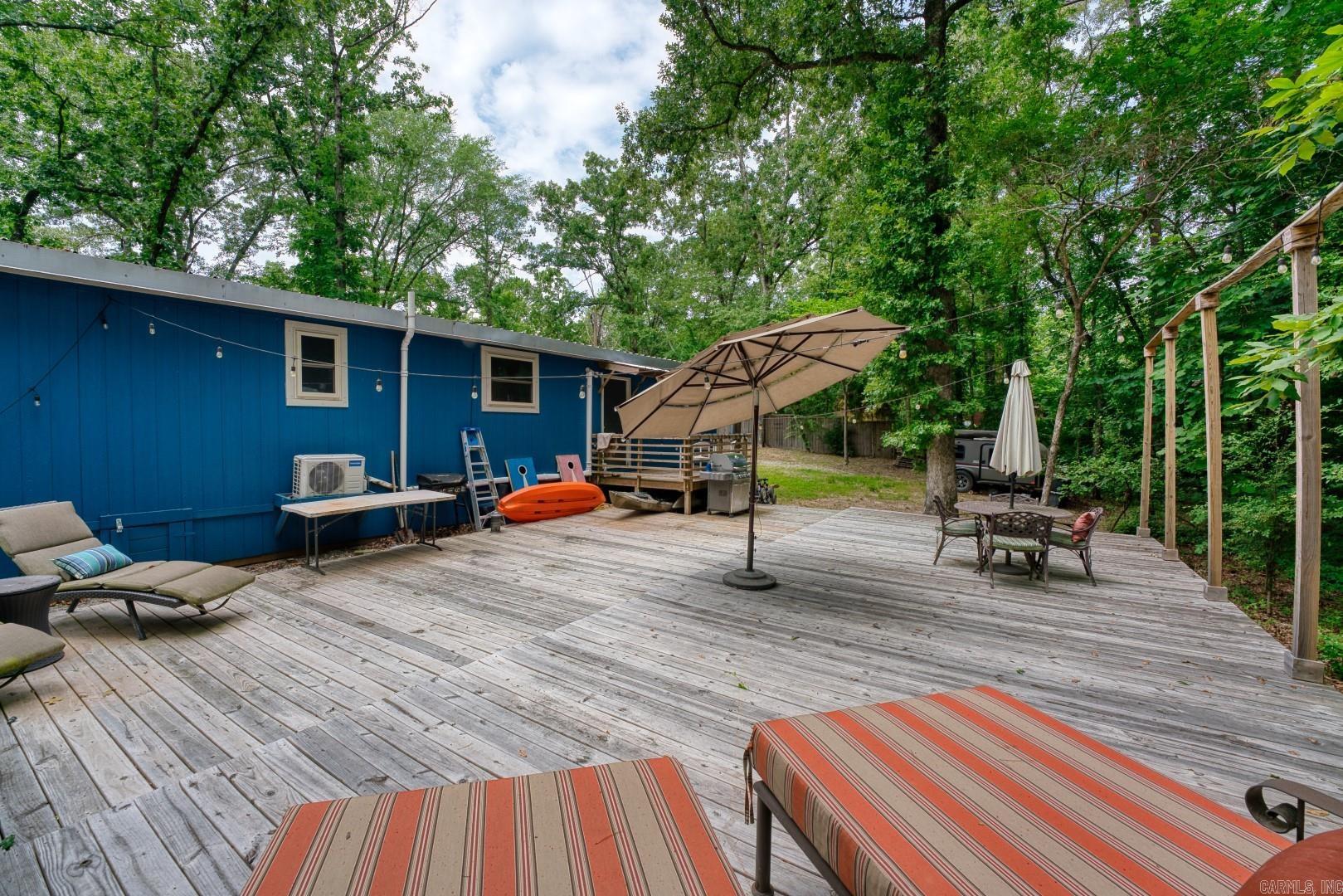 ARKRIDGE LAKE ESTATES - Residential