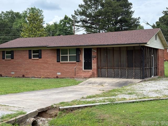 nice well maintained home in quiet neighborhood. Walking distance to Rector Schools. Fresh painting and interior updates.