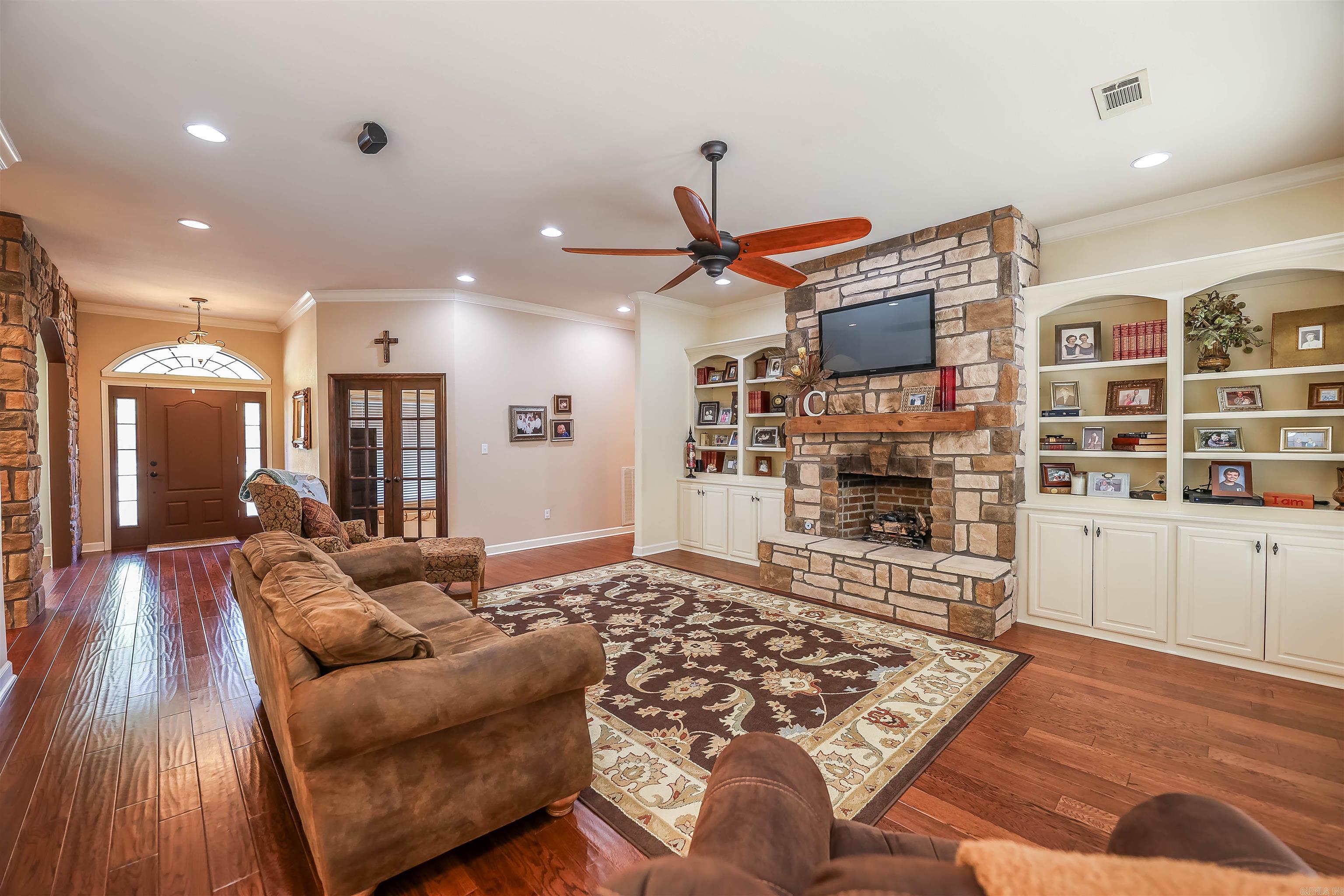 DRY CREEK ESTATES - Residential