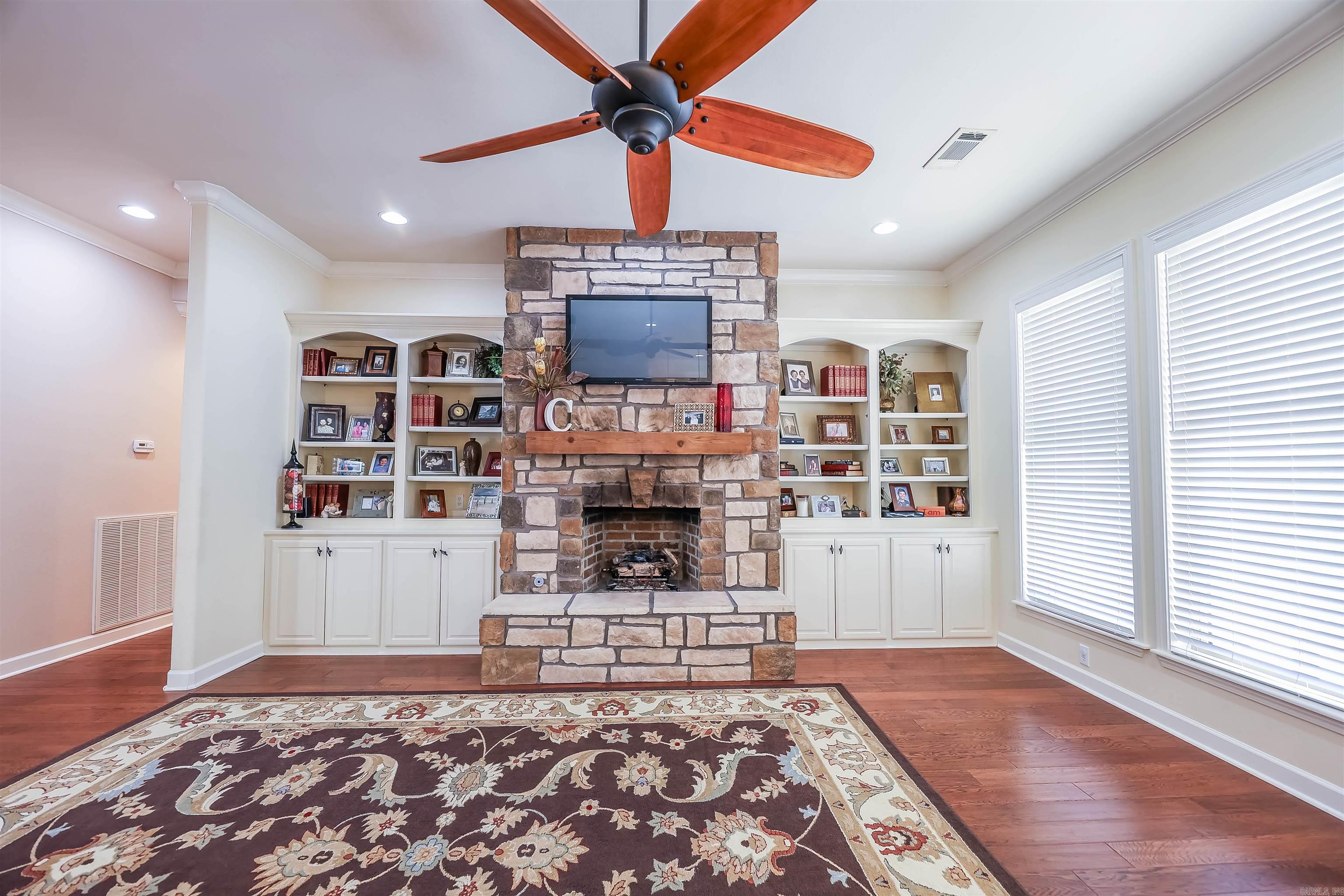 DRY CREEK ESTATES - Residential