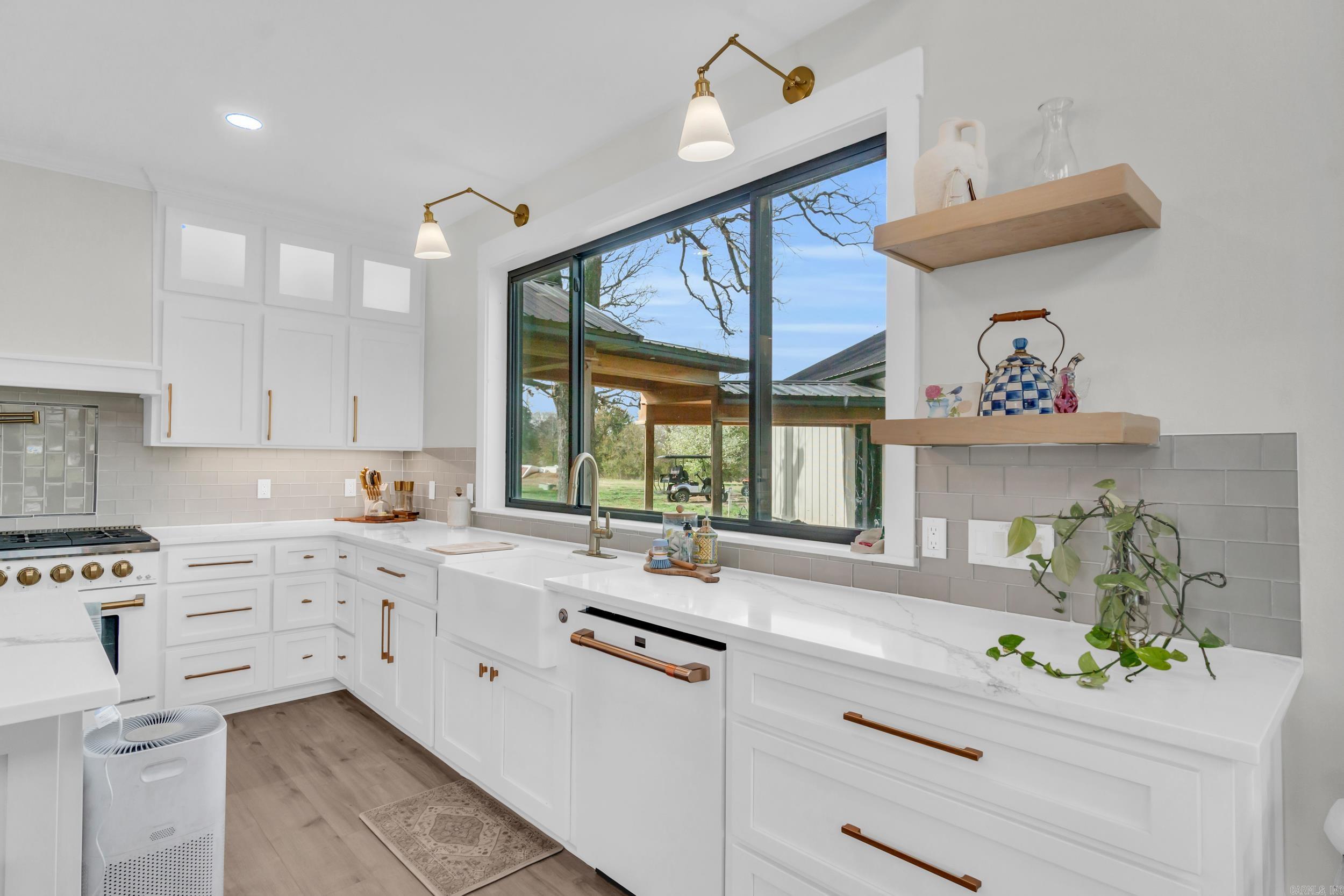 CHURCHILL SUBURBAN - Residential