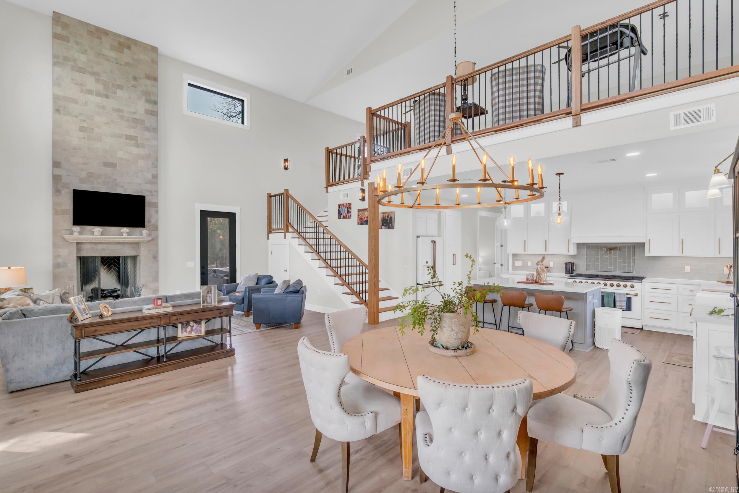 CHURCHILL SUBURBAN - Residential