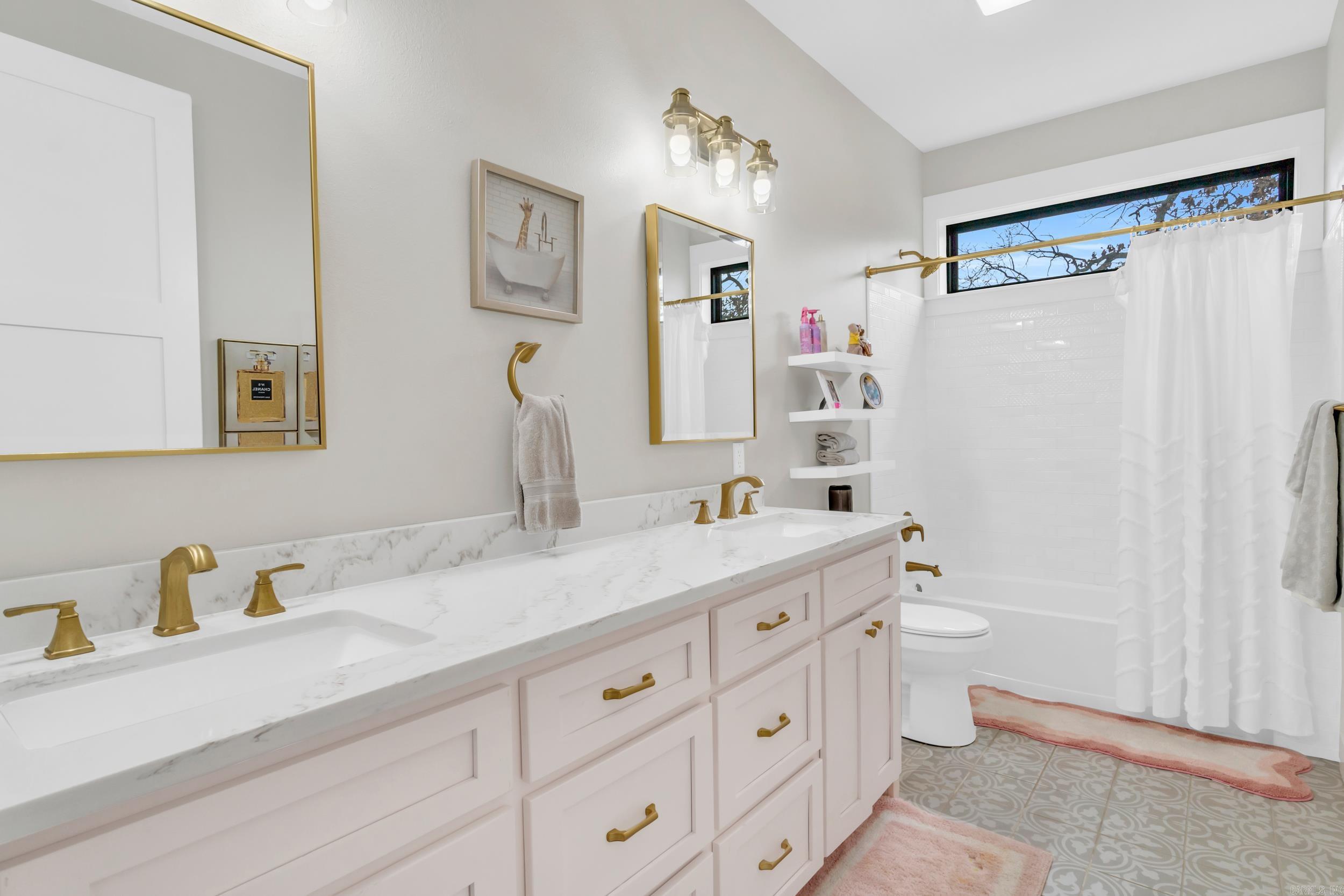 CHURCHILL SUBURBAN - Residential