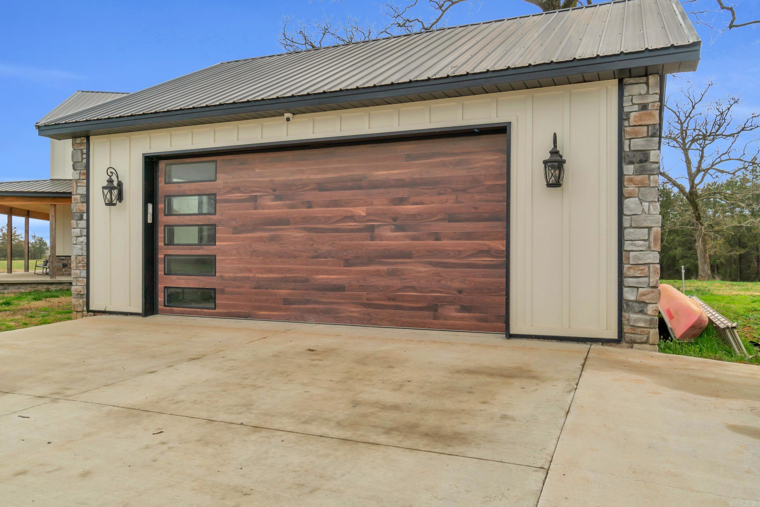 CHURCHILL SUBURBAN - Residential