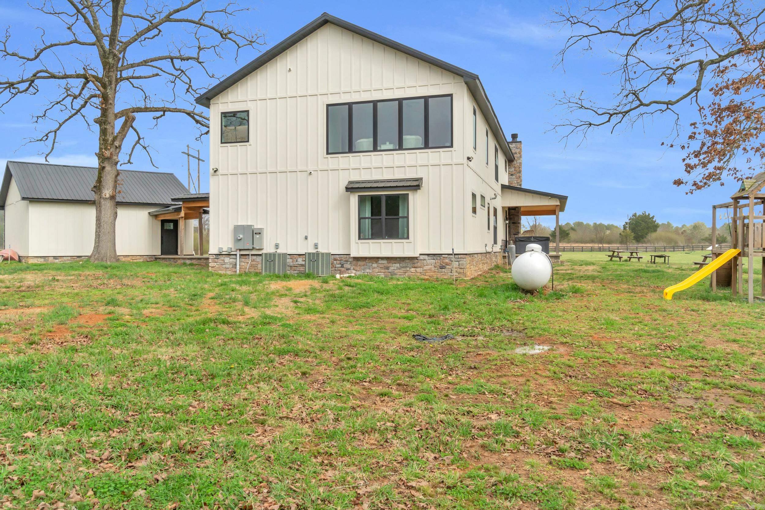 CHURCHILL SUBURBAN - Residential