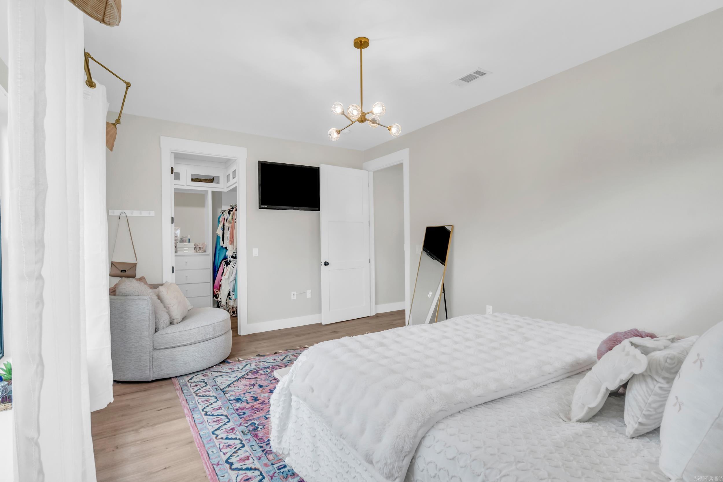 CHURCHILL SUBURBAN - Residential