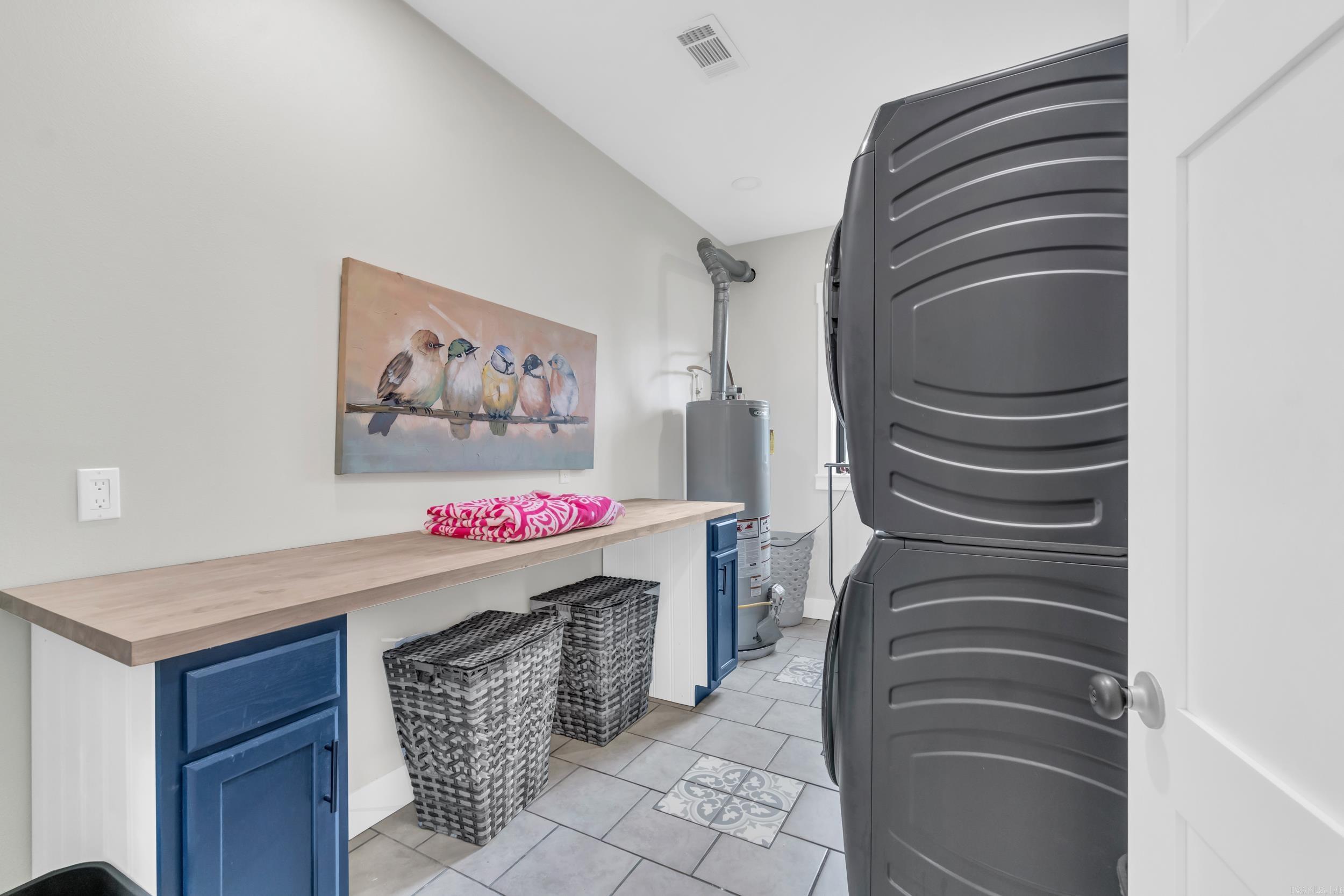 CHURCHILL SUBURBAN - Residential