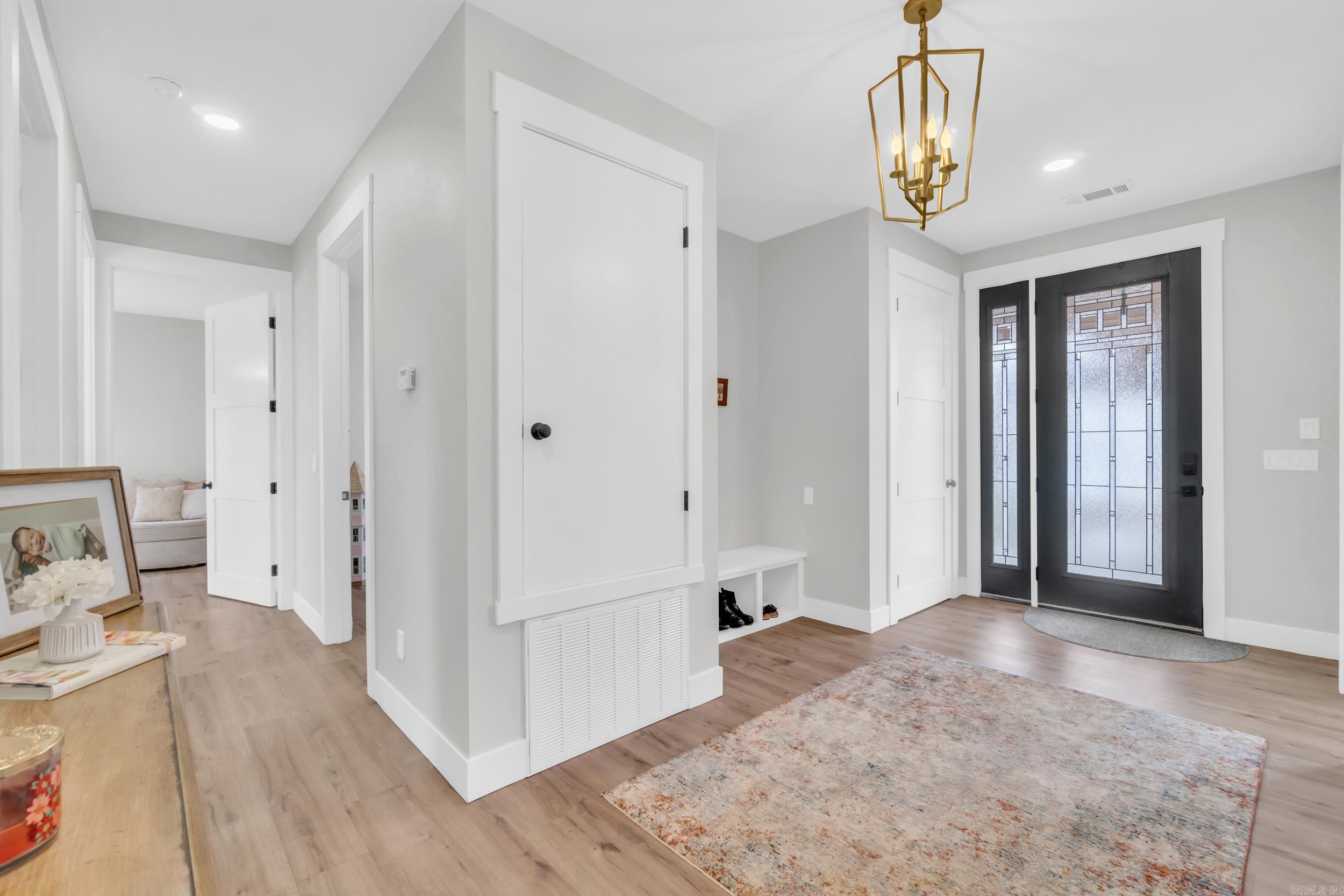 CHURCHILL SUBURBAN - Residential