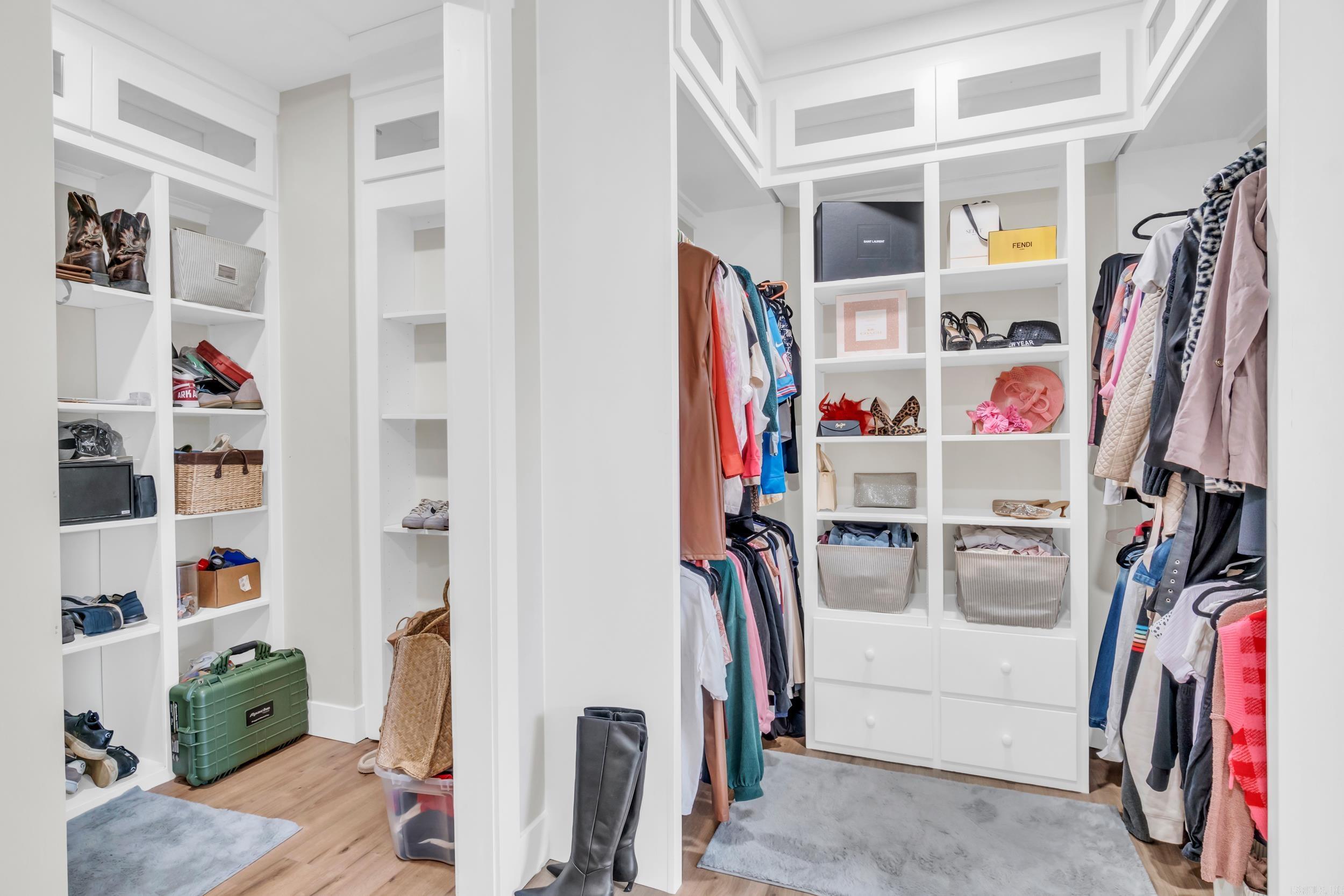 CHURCHILL SUBURBAN - Residential