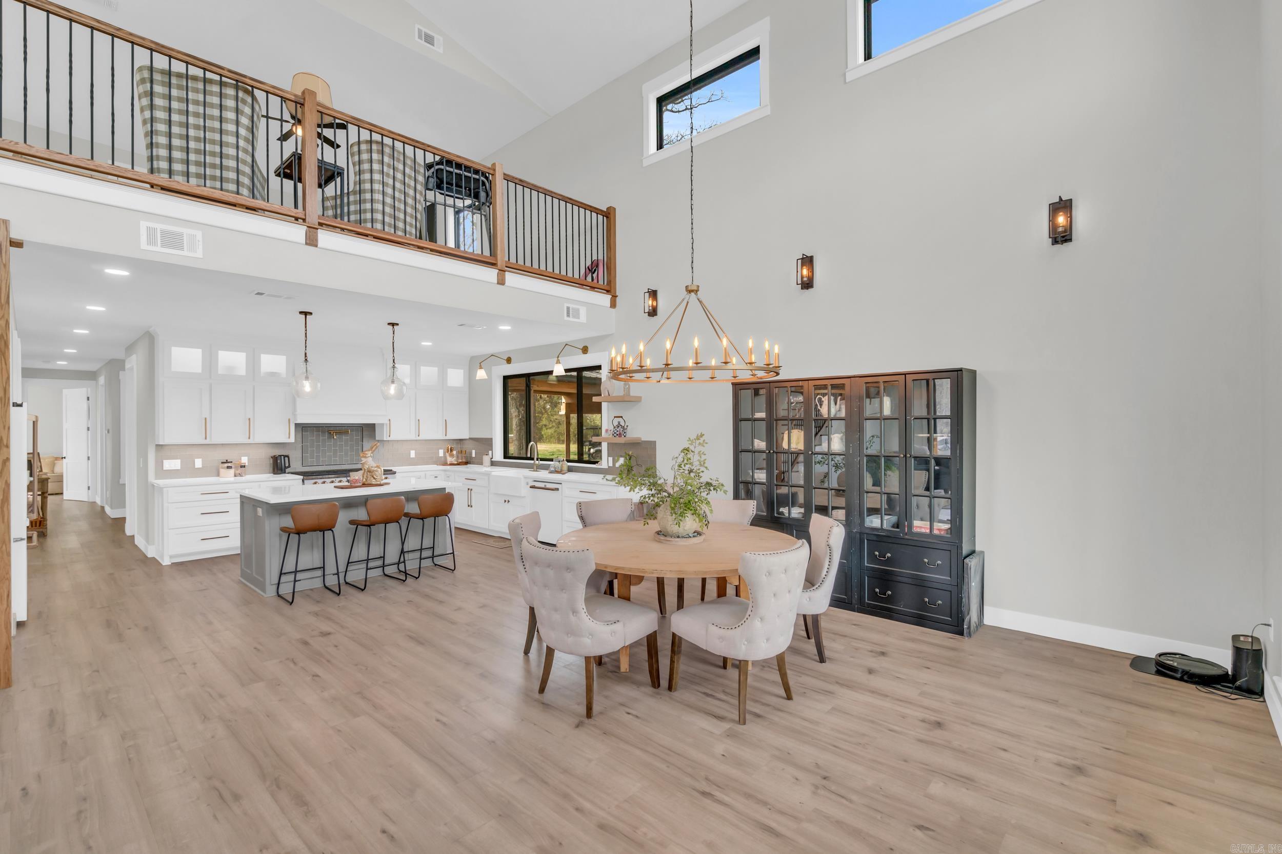 CHURCHILL SUBURBAN - Residential