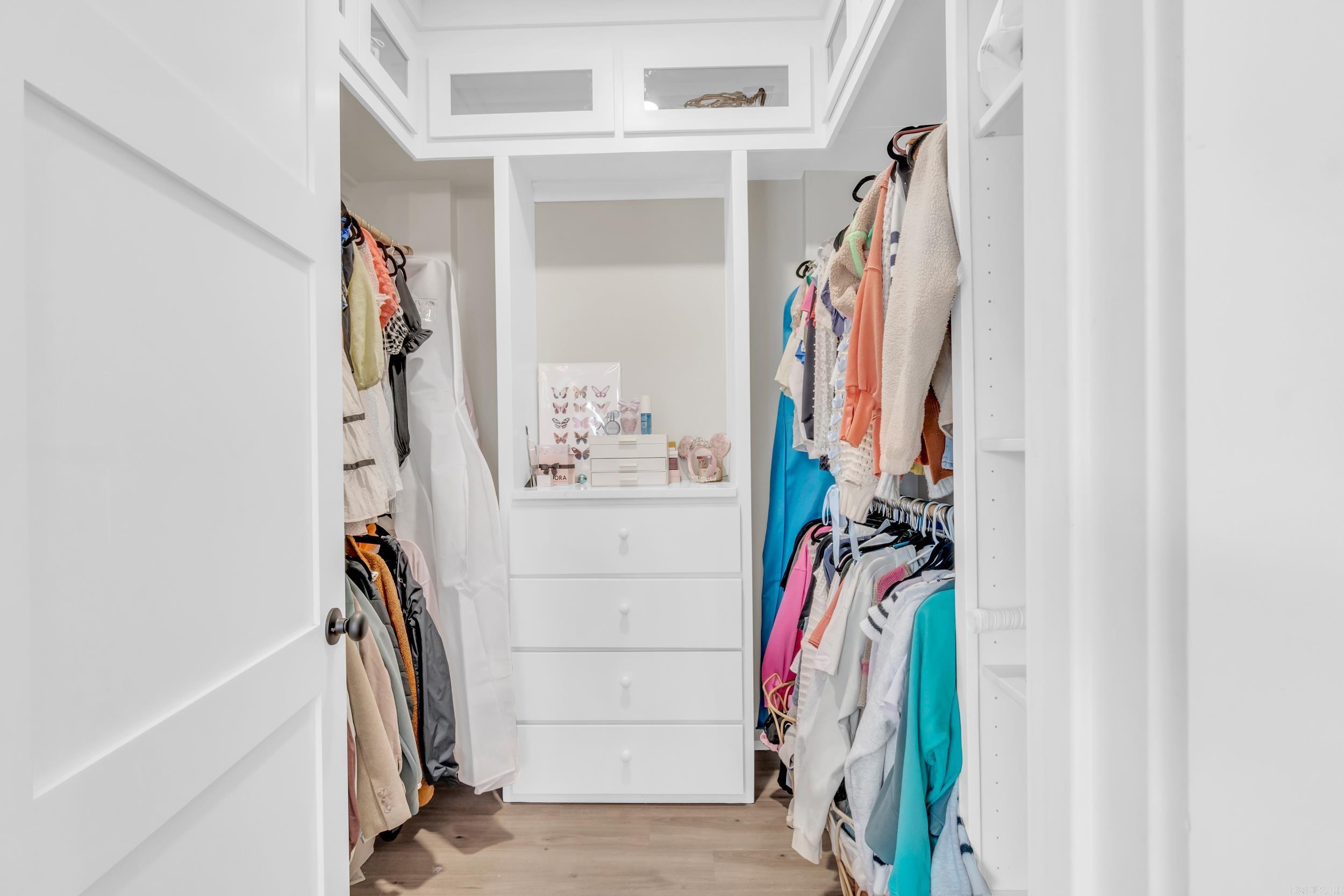 CHURCHILL SUBURBAN - Residential