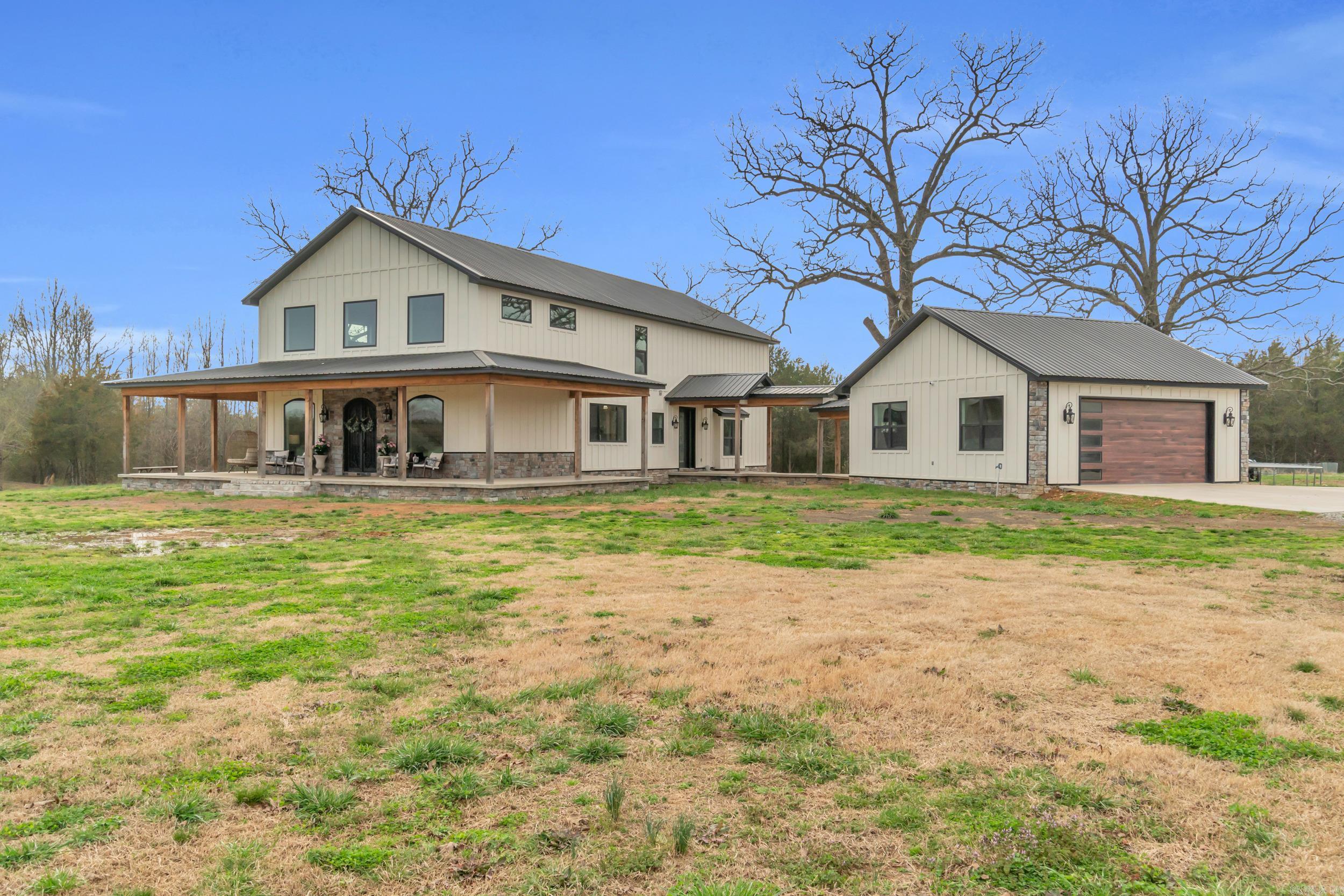 CHURCHILL SUBURBAN - Residential