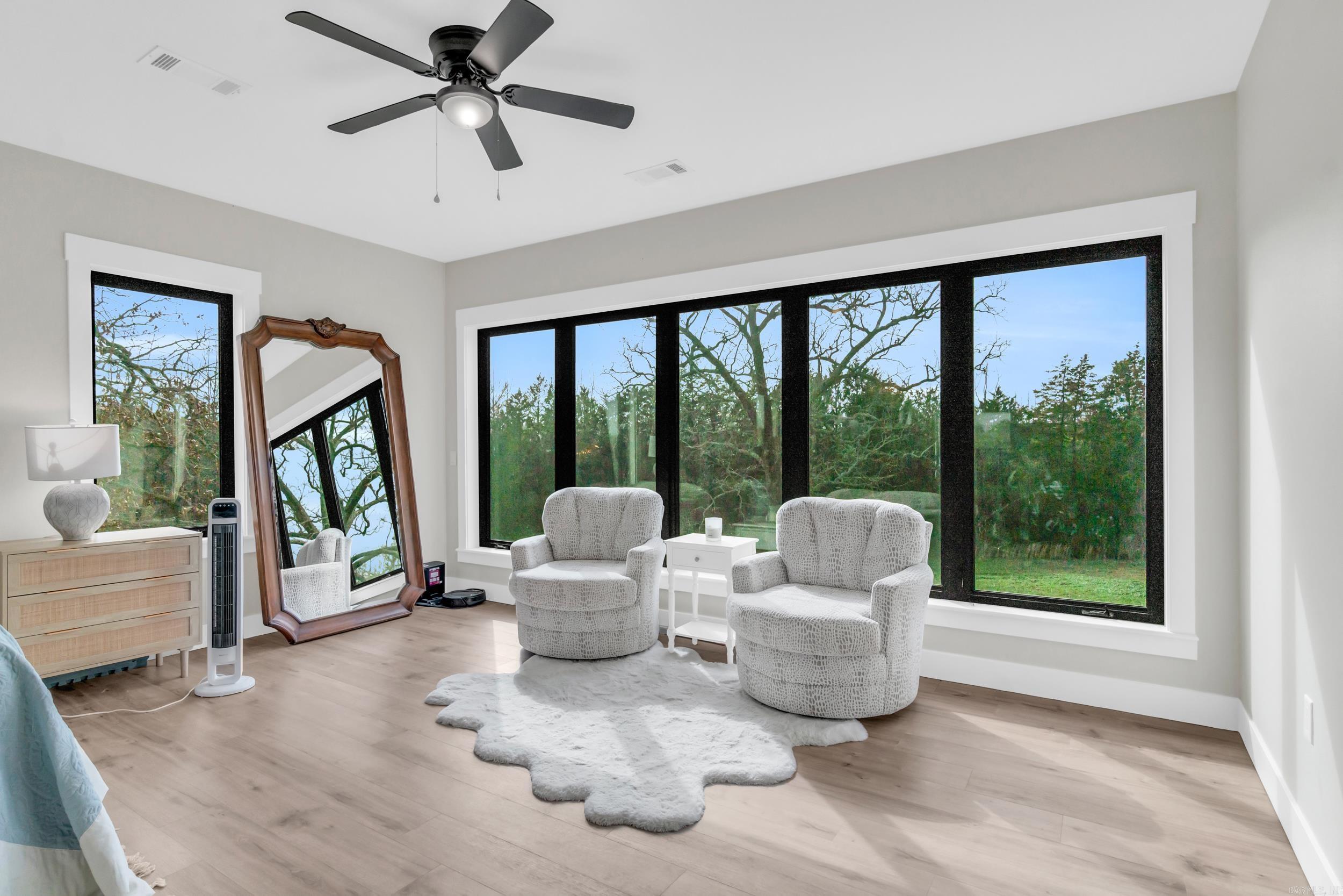 CHURCHILL SUBURBAN - Residential