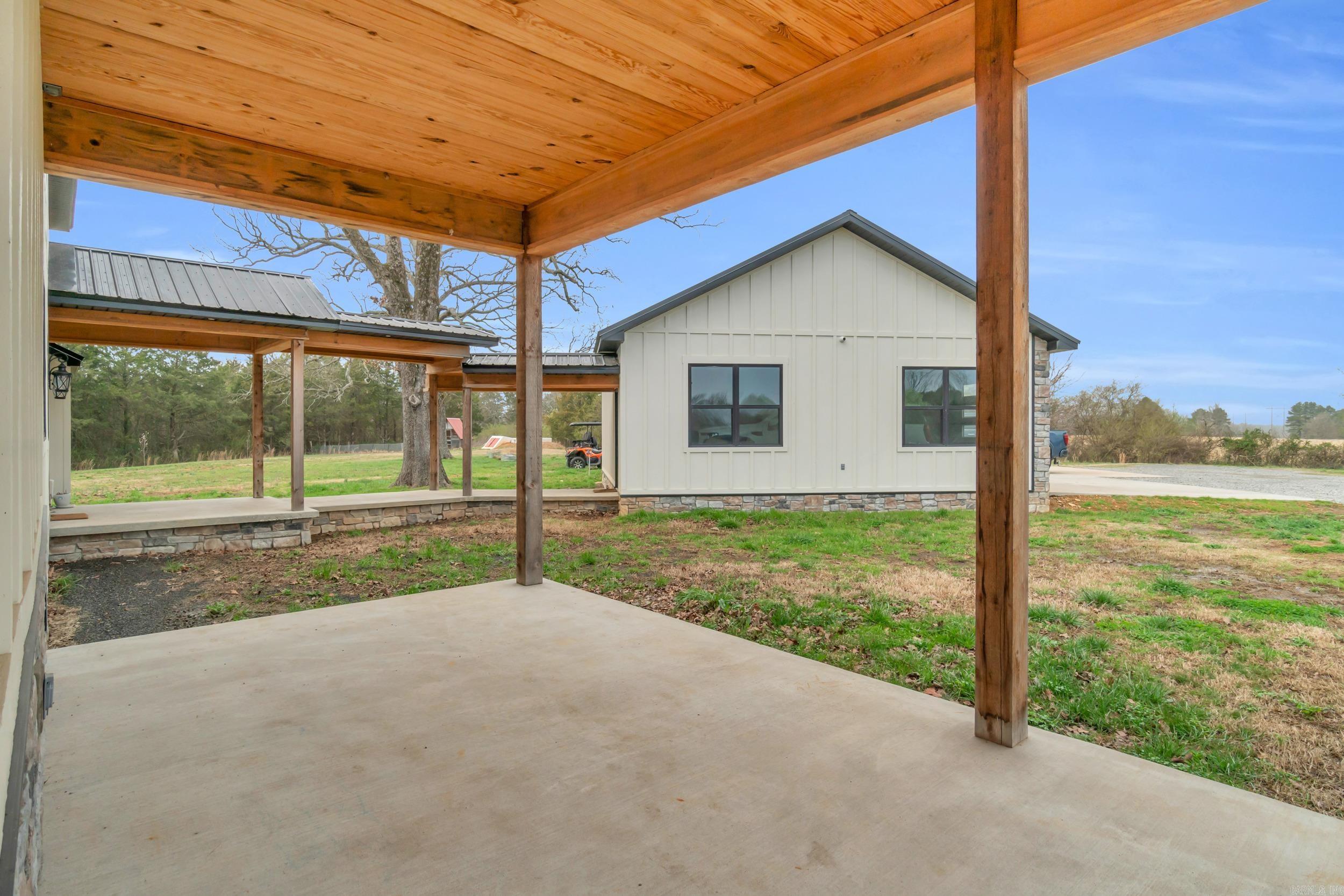 CHURCHILL SUBURBAN - Residential