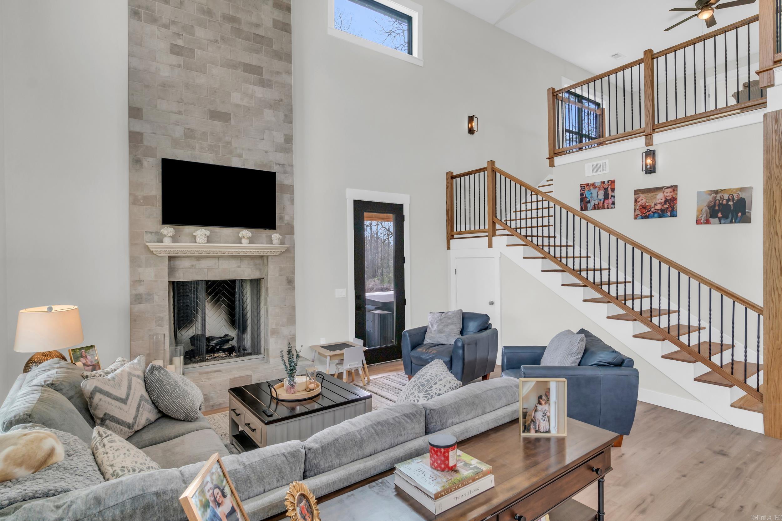 CHURCHILL SUBURBAN - Residential