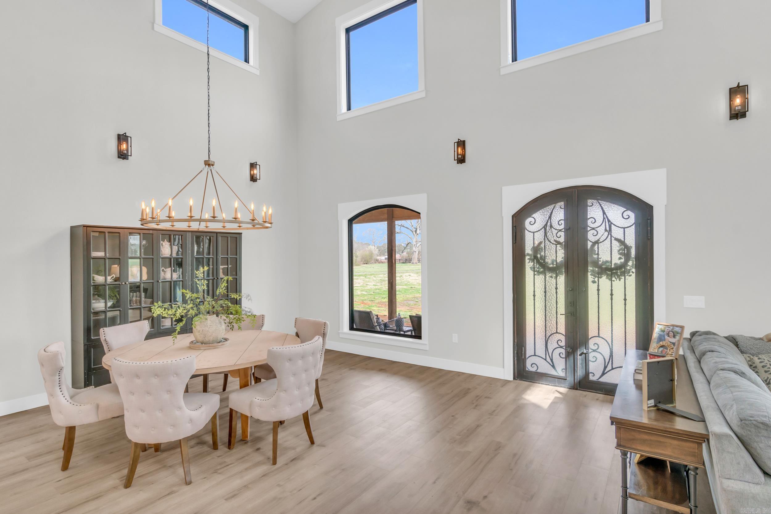 CHURCHILL SUBURBAN - Residential