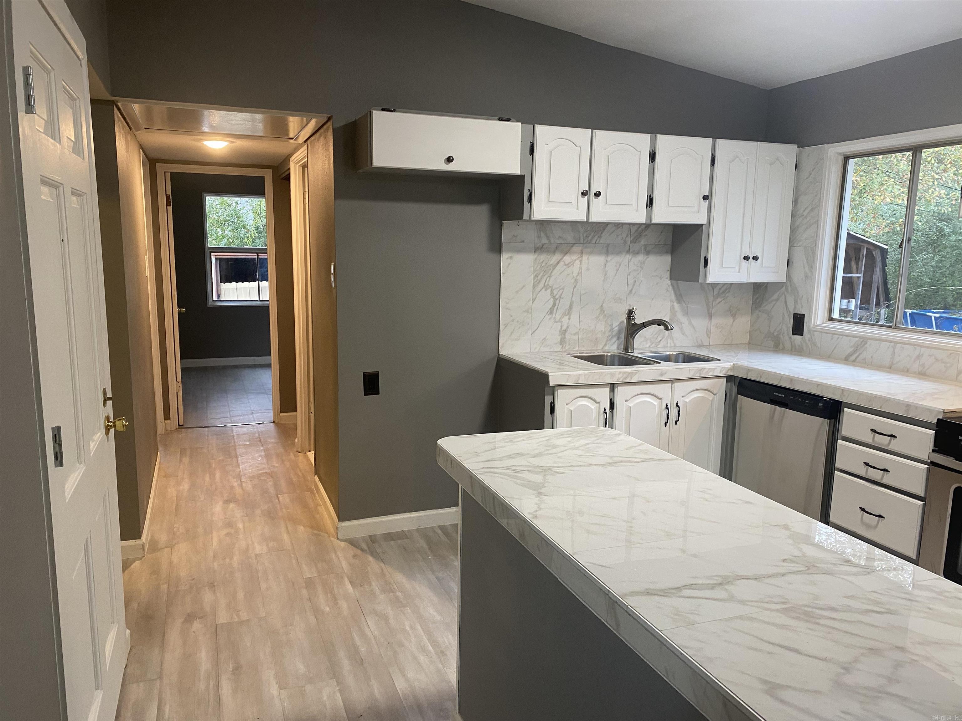 MEADOWCLIFF - Residential