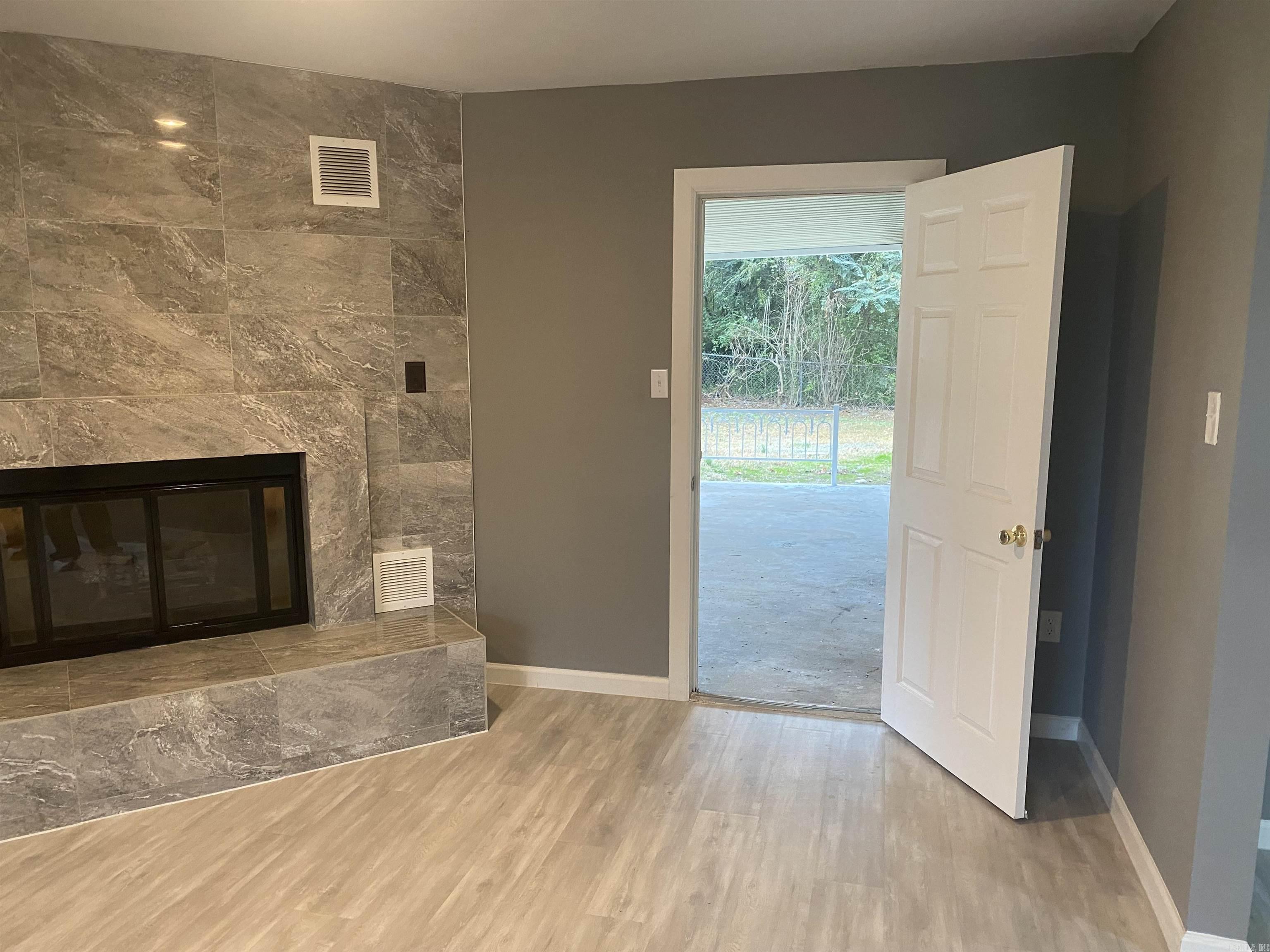 MEADOWCLIFF - Residential