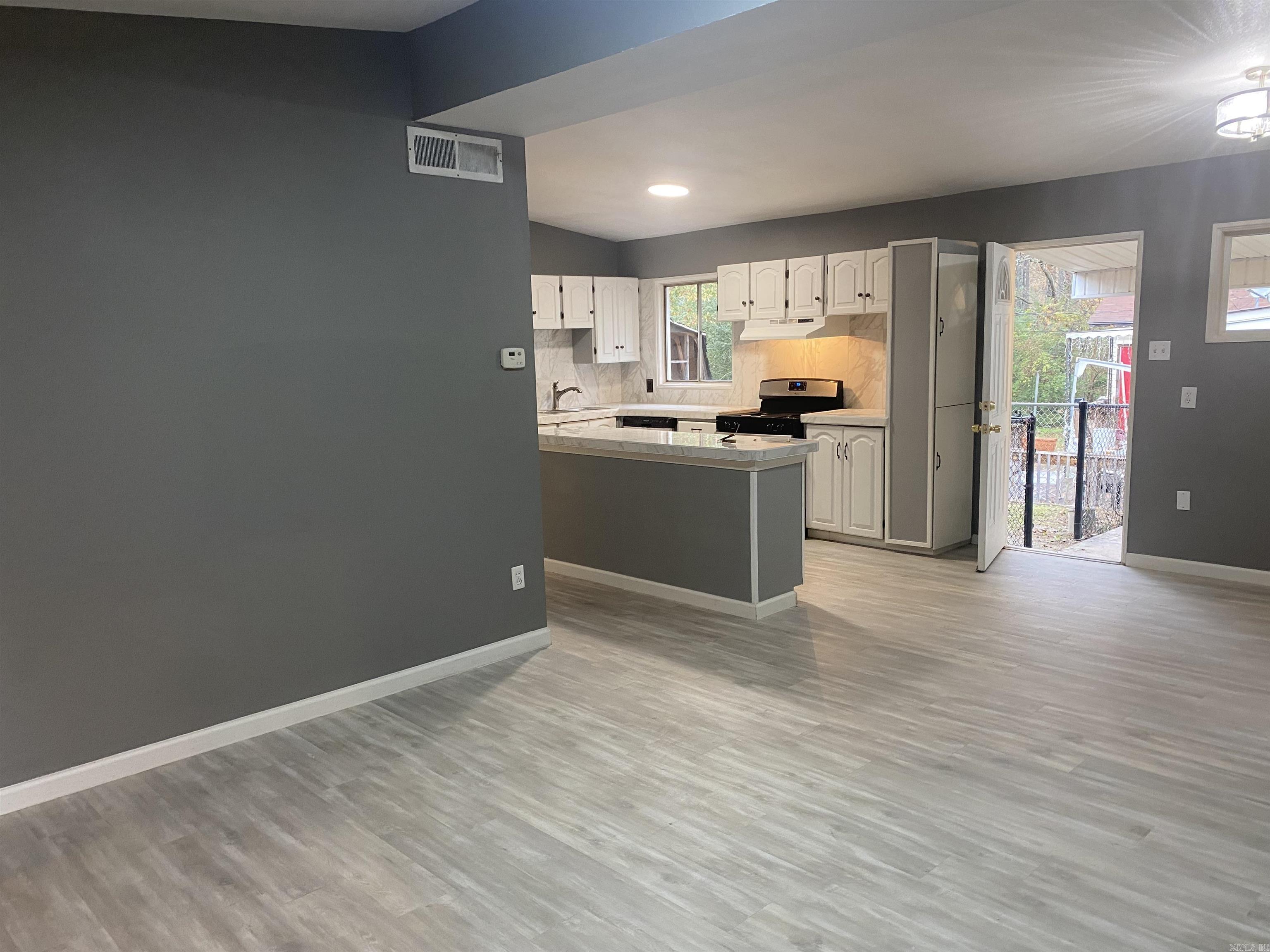 MEADOWCLIFF - Residential