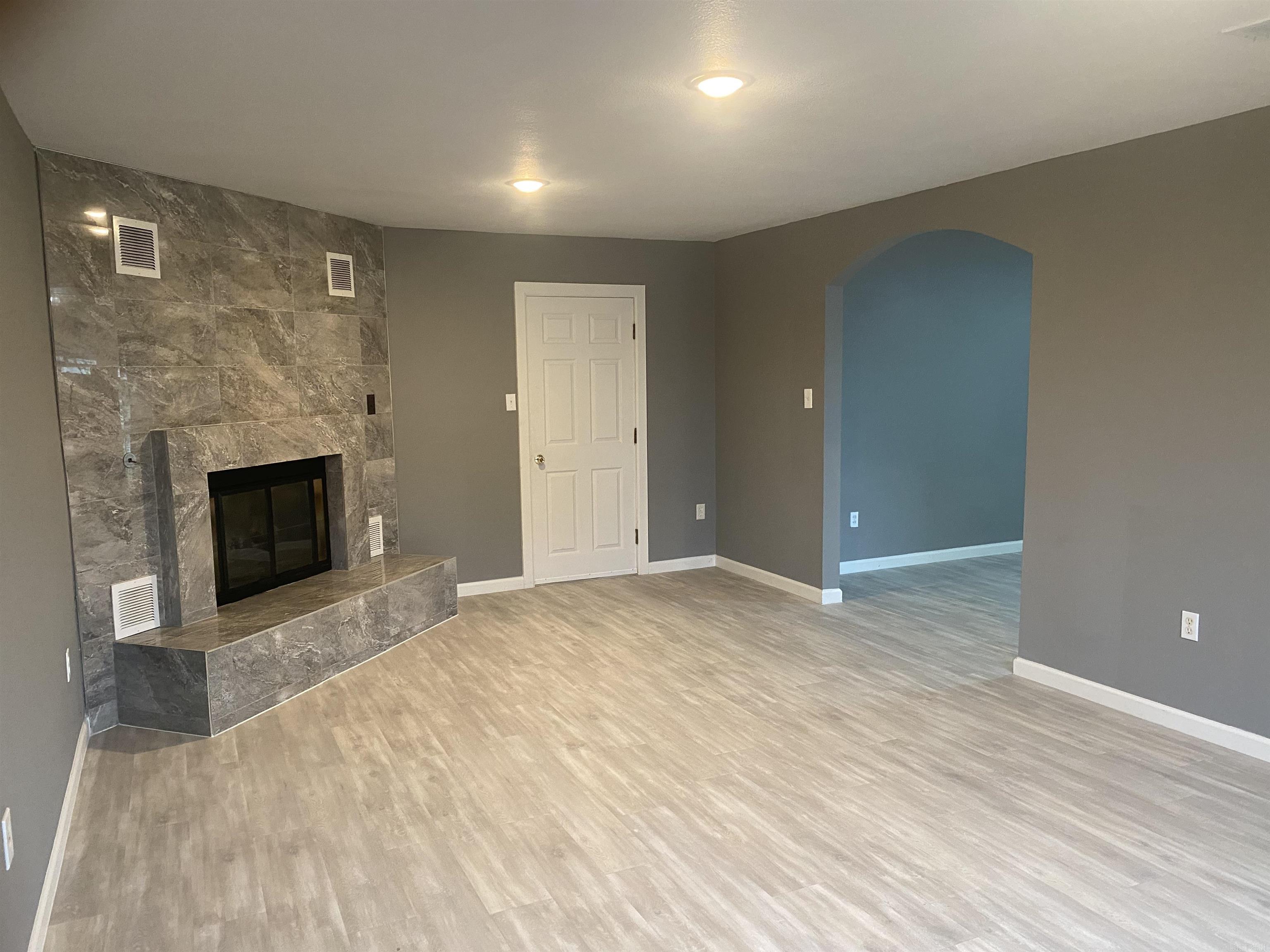 MEADOWCLIFF - Residential