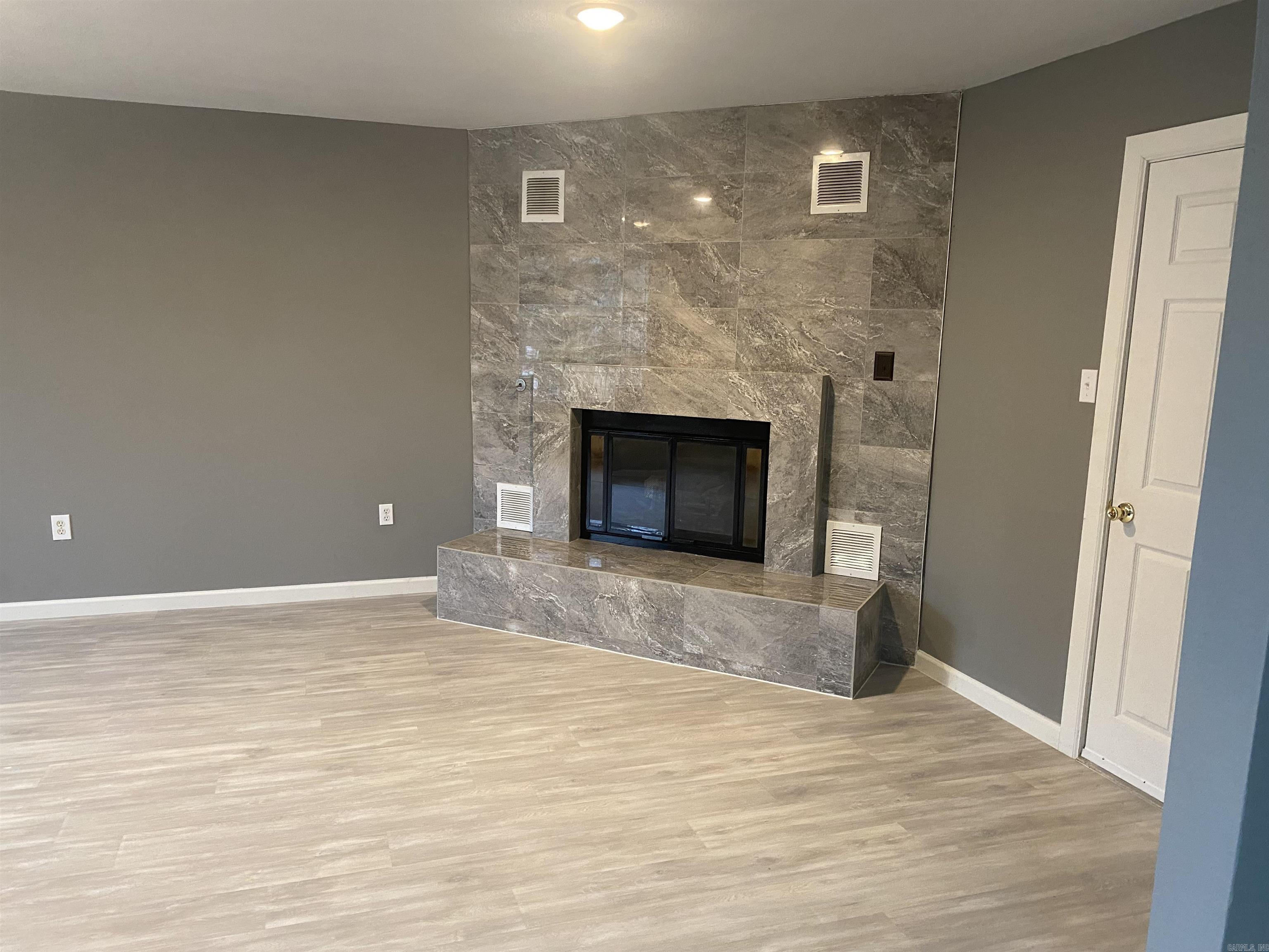 MEADOWCLIFF - Residential