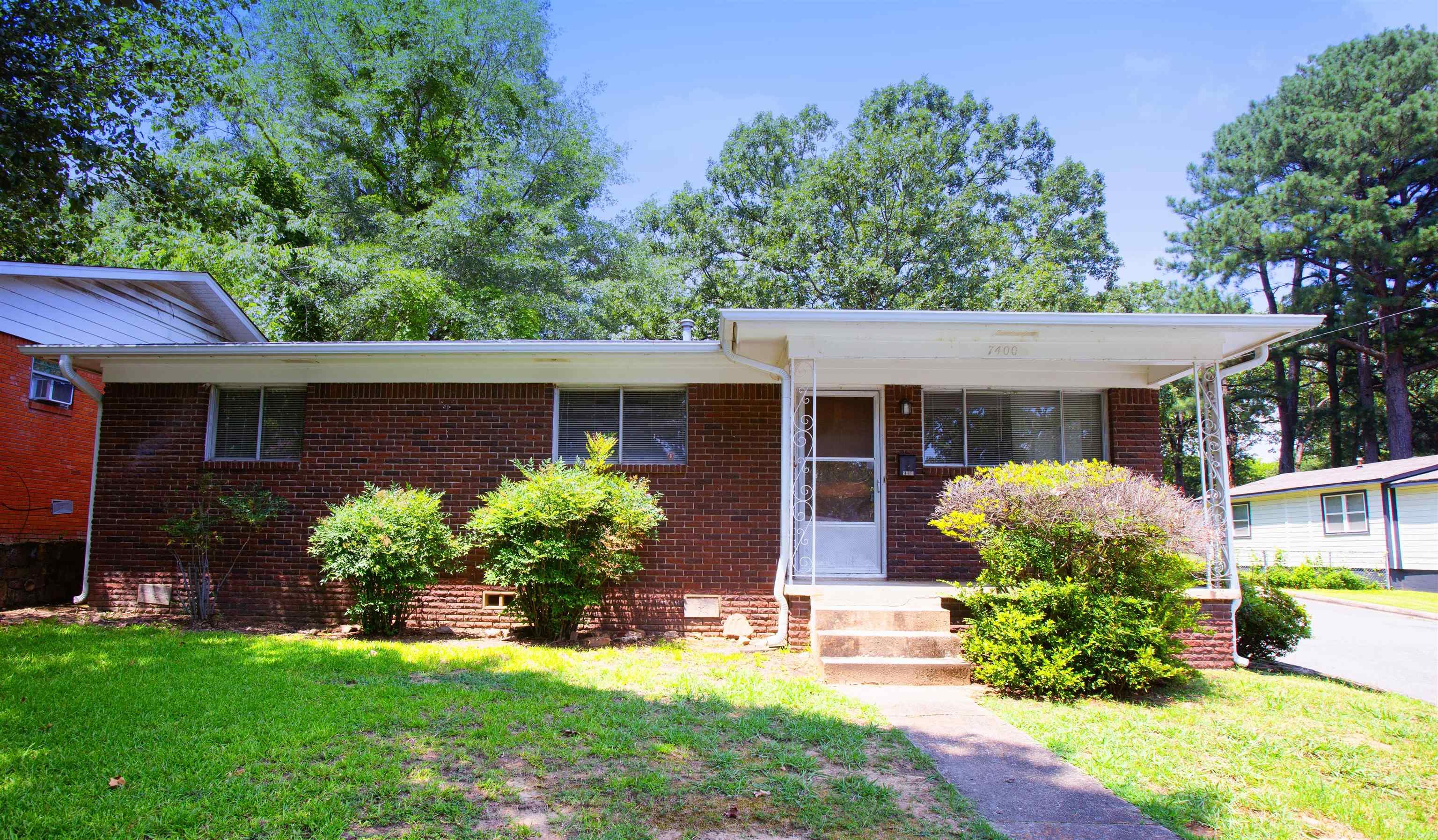 Charming 3BD/1.5BA on a corner lot in Little Rock that is waiting for you to call home. Beautiful refinished hardwoods throughout. Eat-in-kitchen with new appliances. Brand new washer and dryer included. Ceiling fans in most rooms throughout. When you're ready to unwind, head outside to the lovely stone patio where you can relax and enjoy the peaceful surroundings. Fully fenced yard that is perfect for anyone with kids or pets. This home is conveniently located in midtown, putting you just minutes away from some of the city's best restaurants, shops, and hospitals. This property is managed by Hoffman Team so beware of scammers - we will never ask you to Cashapp us money. The lease for this property is for 2 years with a 3% increase after the first year. Income must be 3x the amount of rent. This property does not accept section 8. *Fridge is not included.