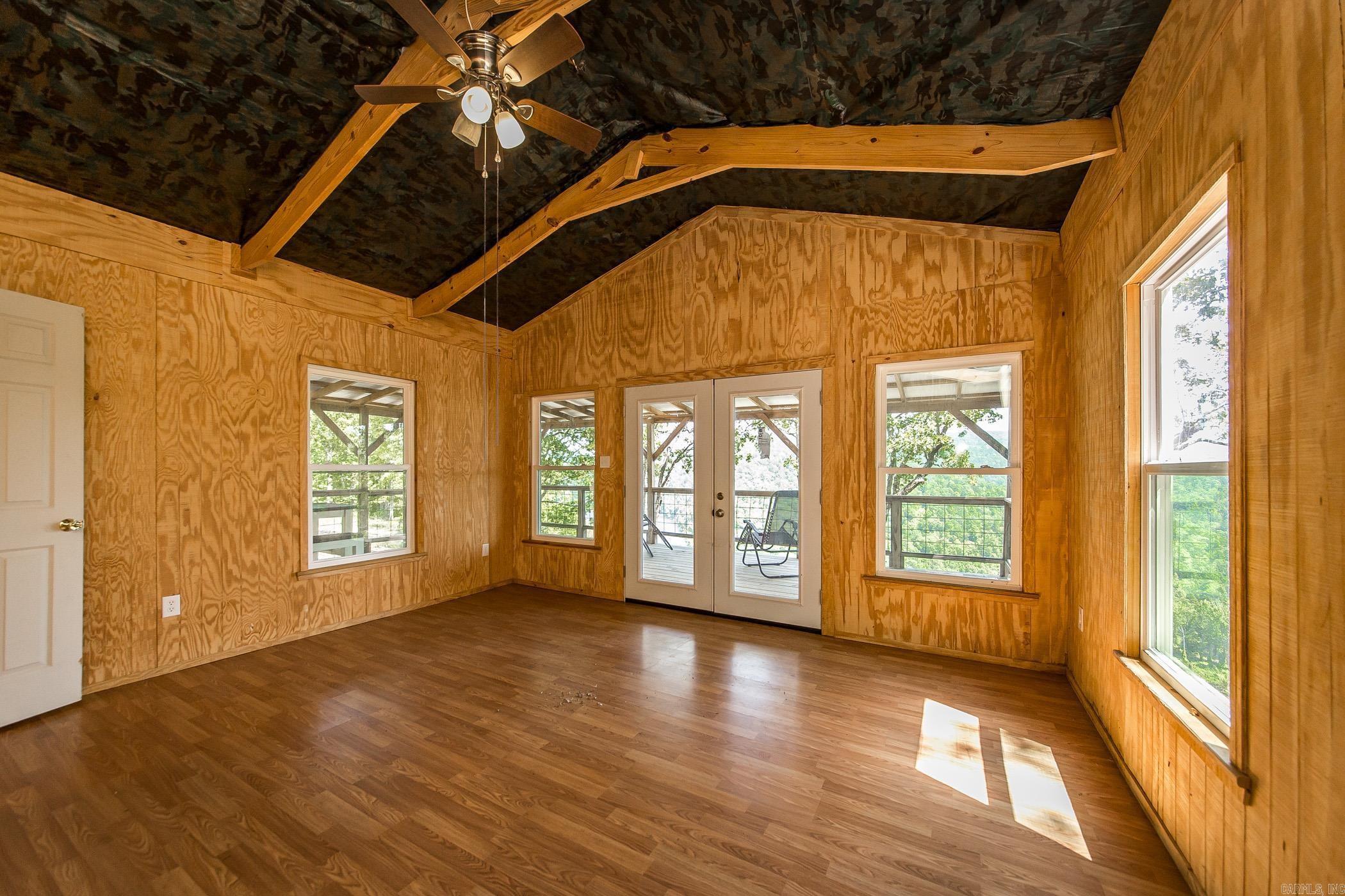 Metes & Bounds - Land