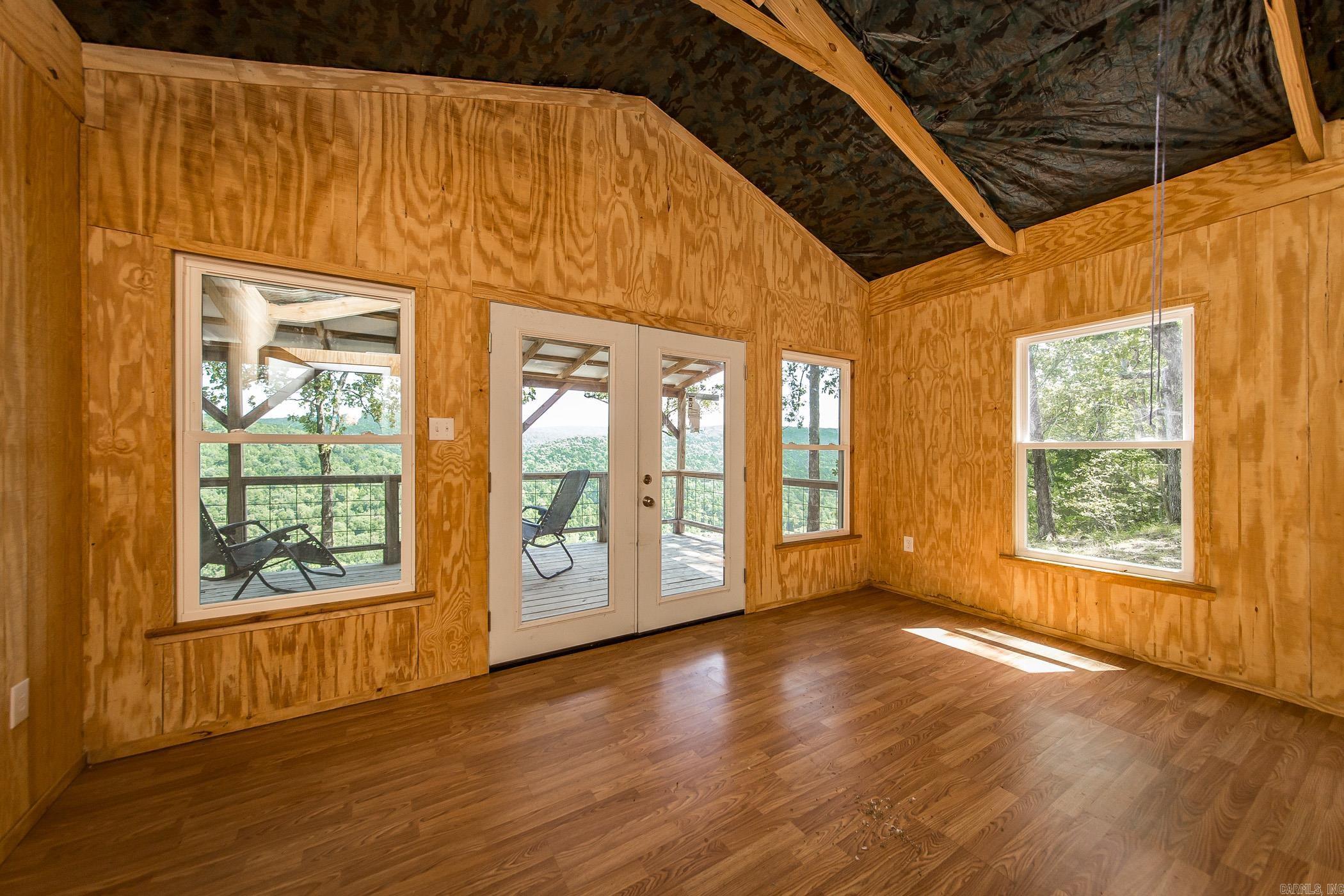 Metes & Bounds - Land