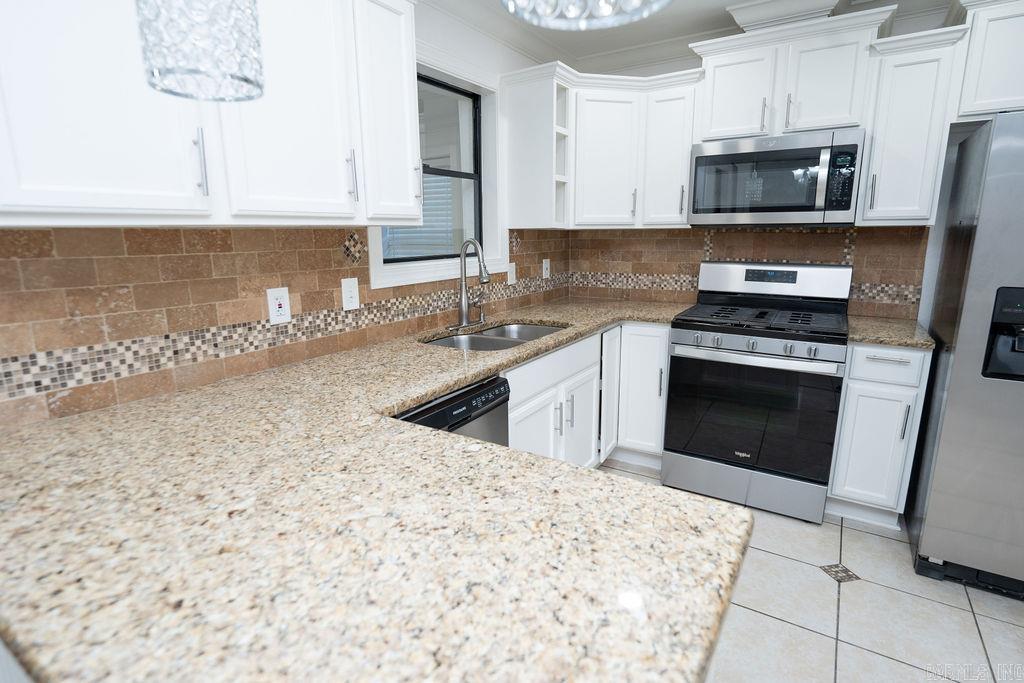 SPRINGHILL MANOR WEST - Residential