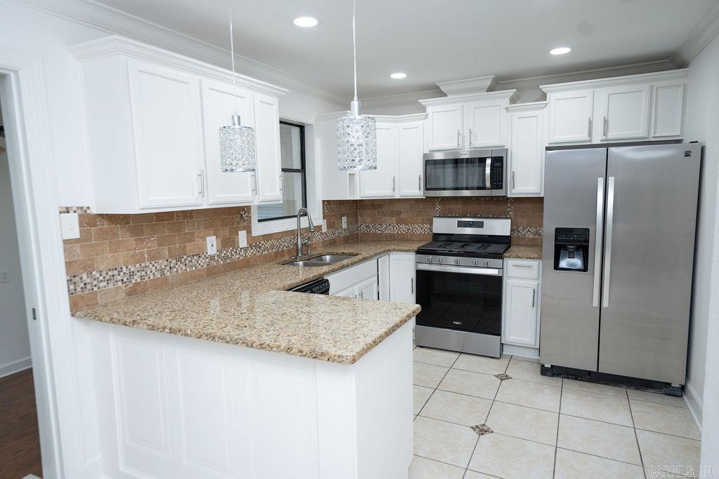 SPRINGHILL MANOR WEST - Residential