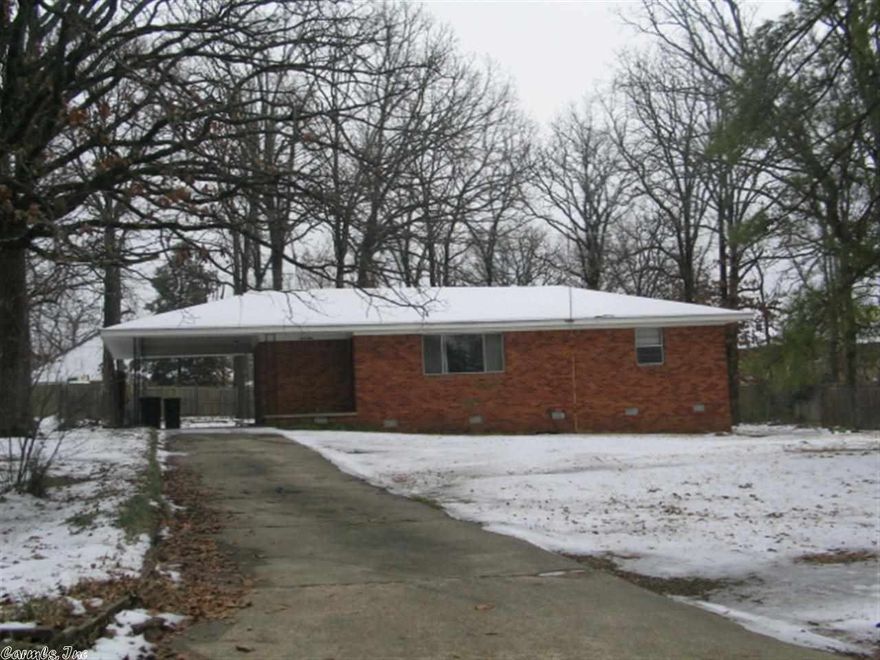 Great Home for Investors in a Great subdivision. 2 bedroom 1 bath, Has original hardwoods and over 1/4 of an acre lot.