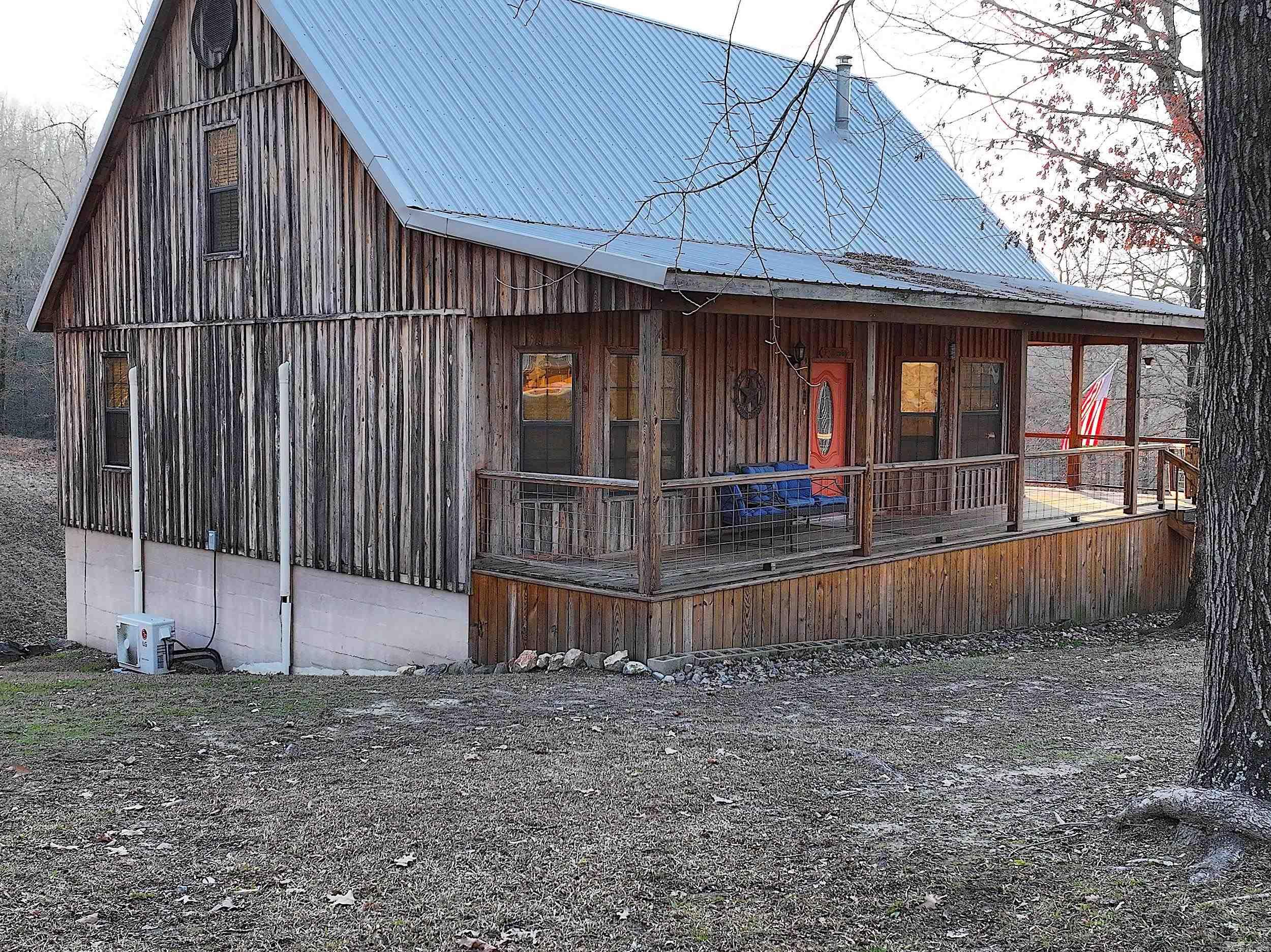 RIVERCHASE - Residential