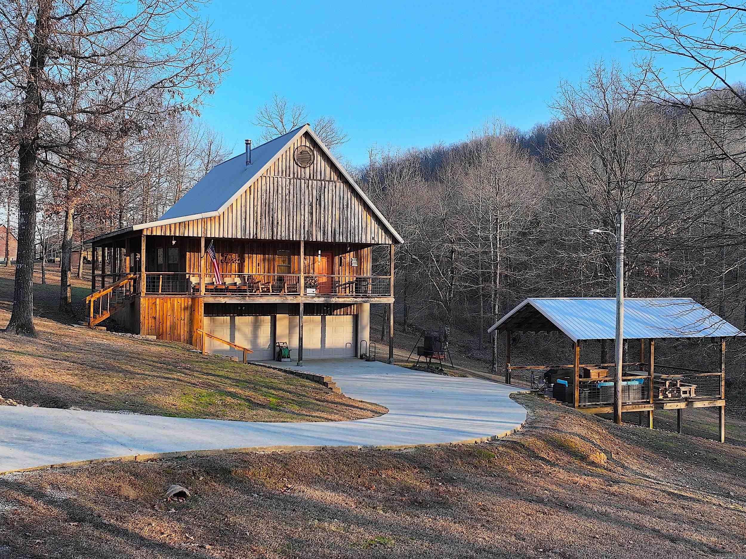 RIVERCHASE - Residential