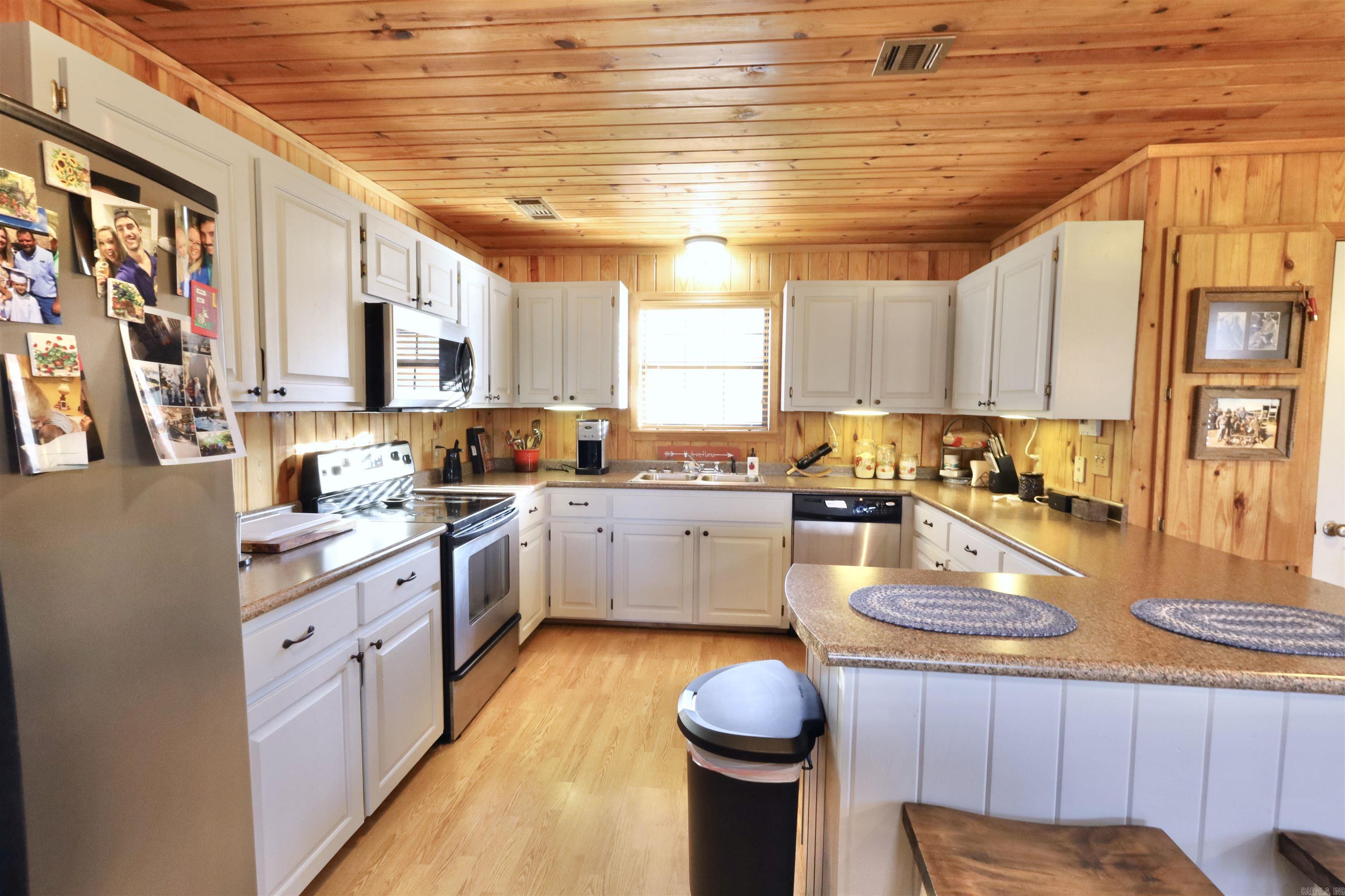 RIVERCHASE - Residential