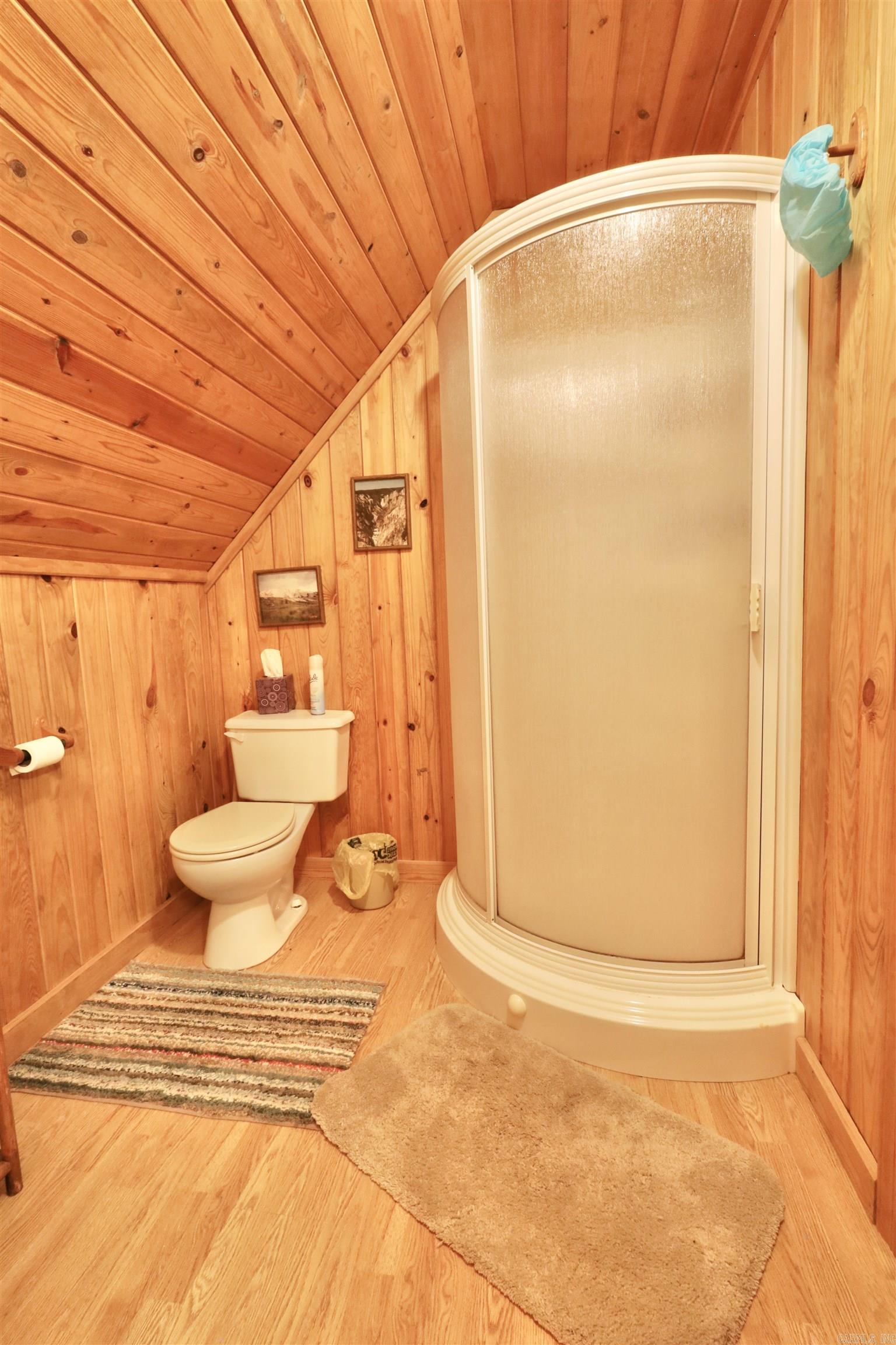 RIVERCHASE - Residential