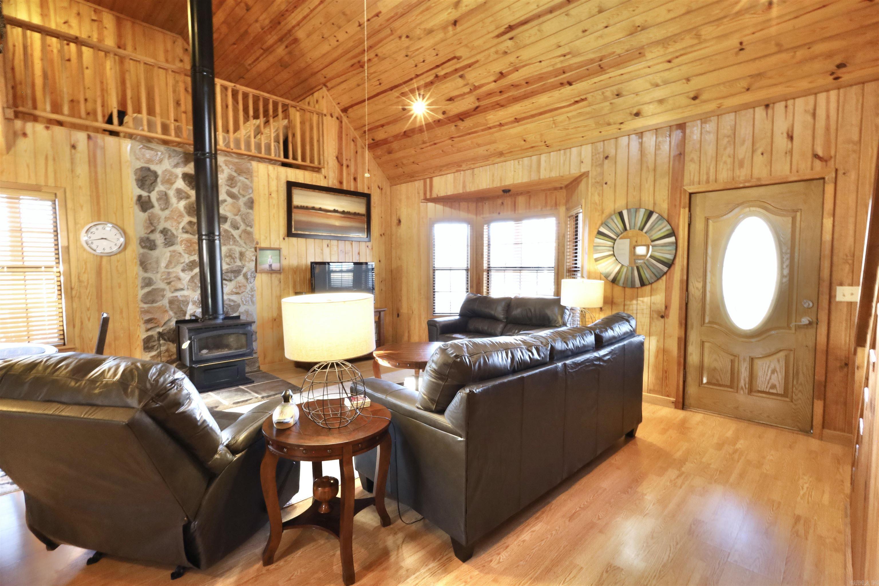 RIVERCHASE - Residential