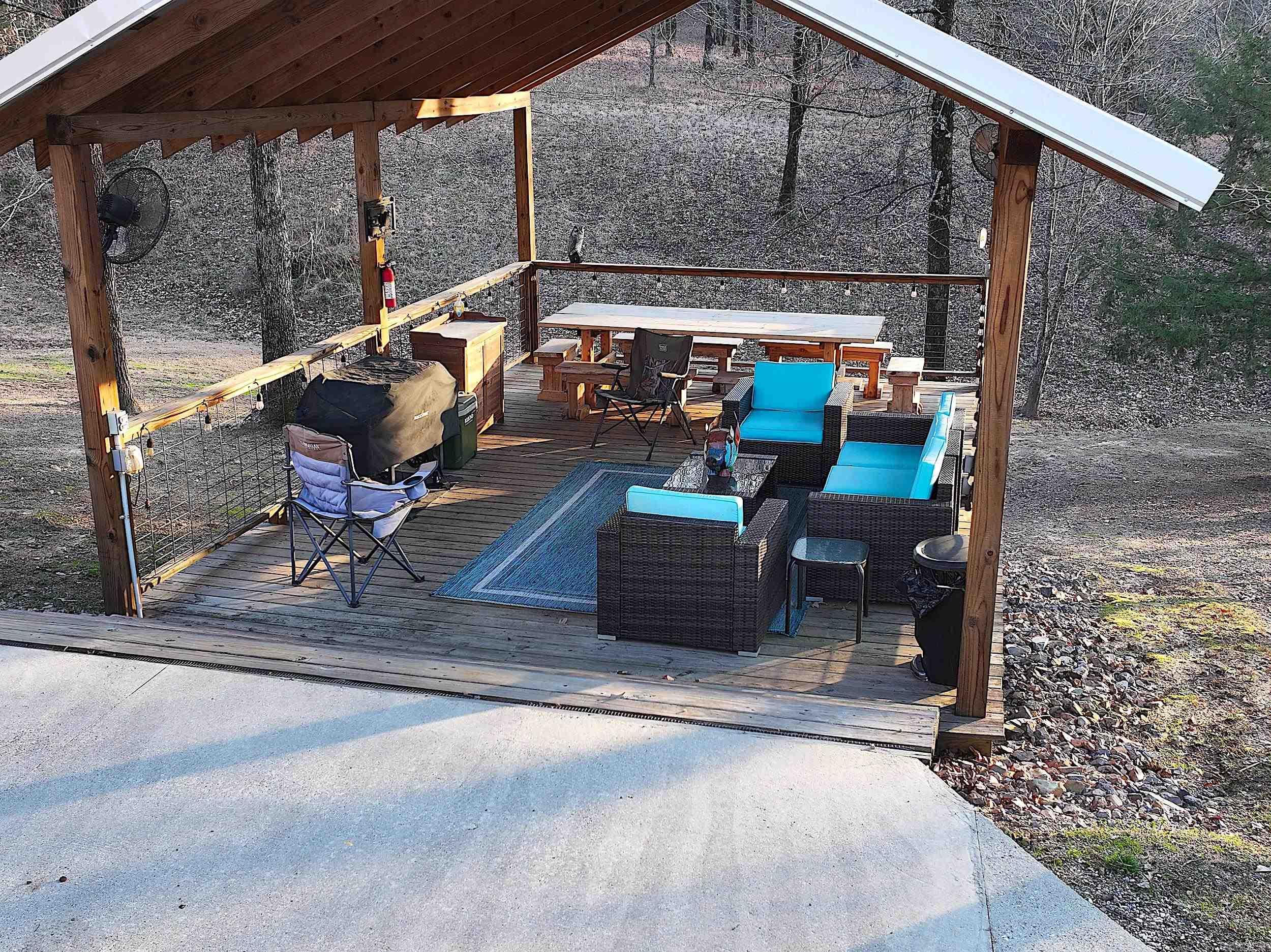 RIVERCHASE - Residential