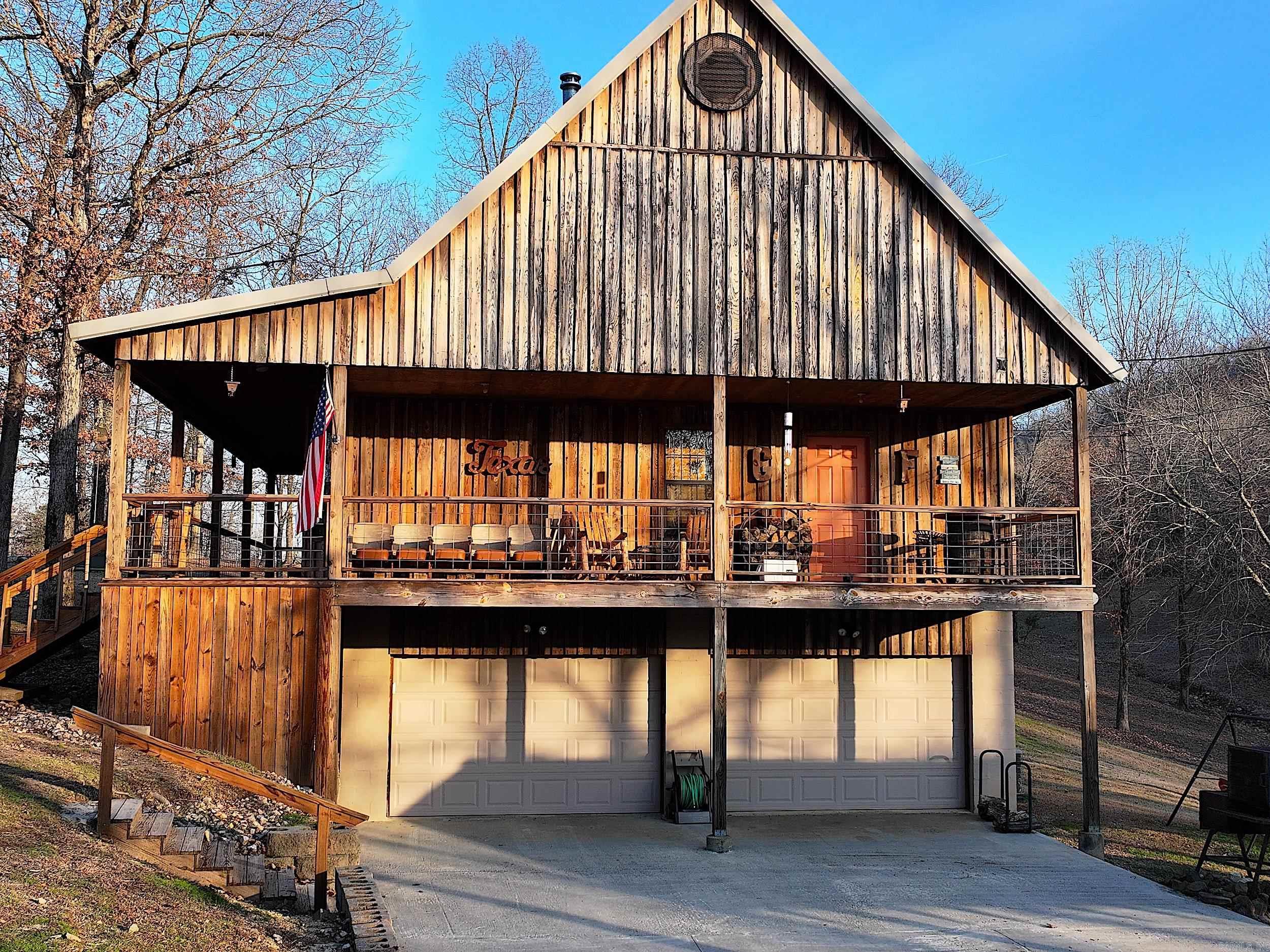 RIVERCHASE - Residential