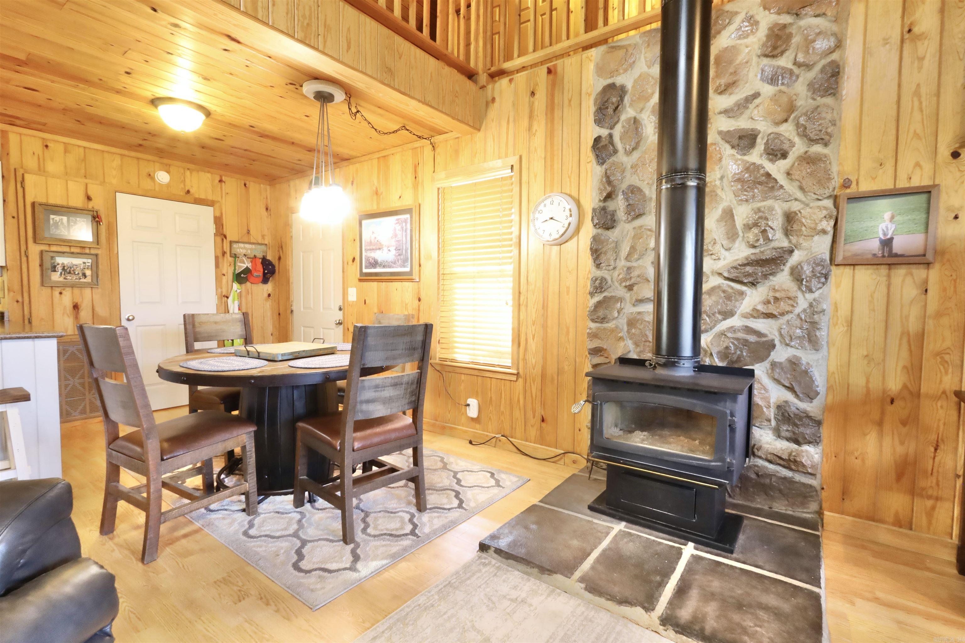 RIVERCHASE - Residential