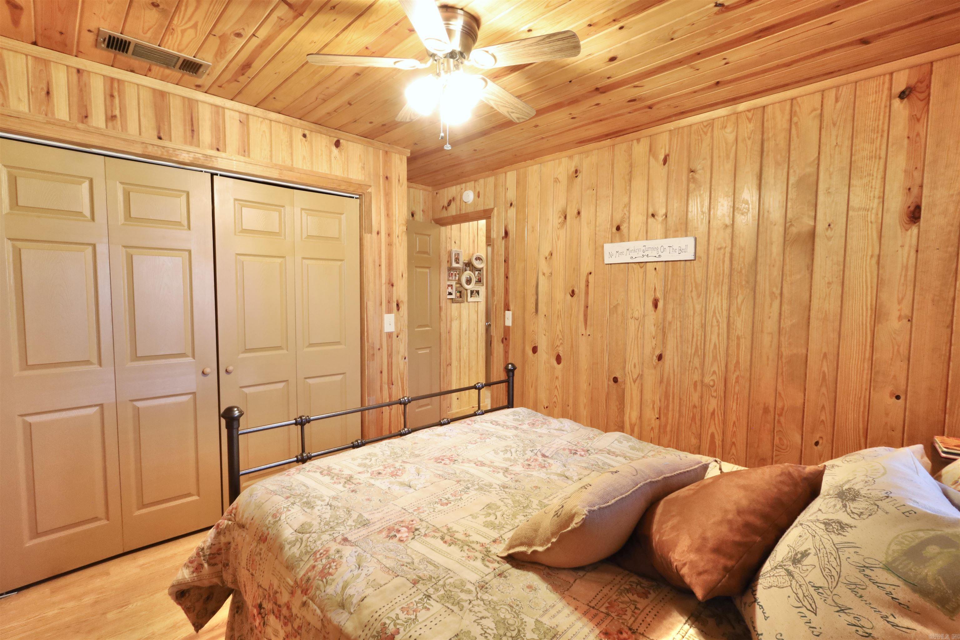 RIVERCHASE - Residential