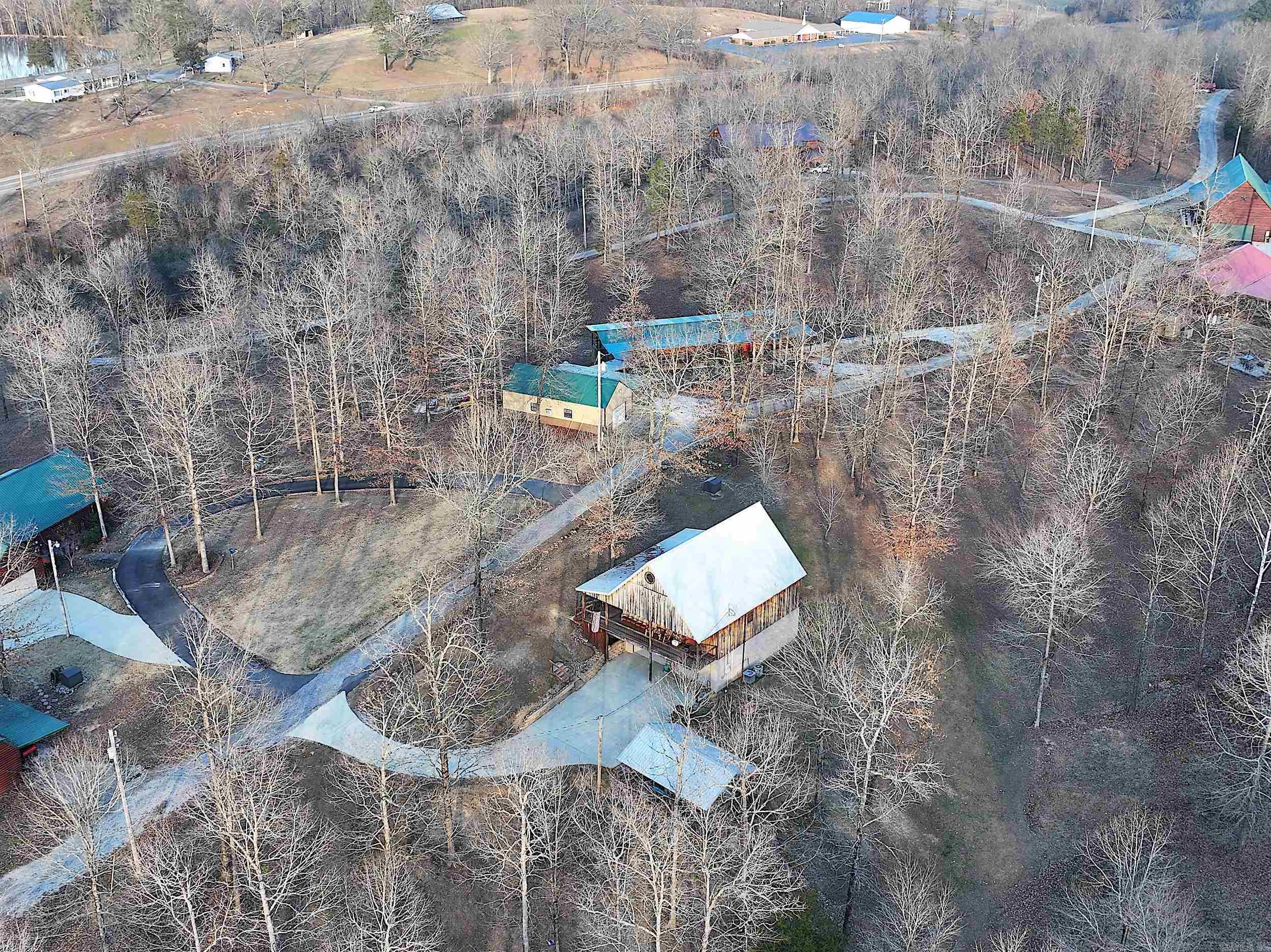 RIVERCHASE - Residential