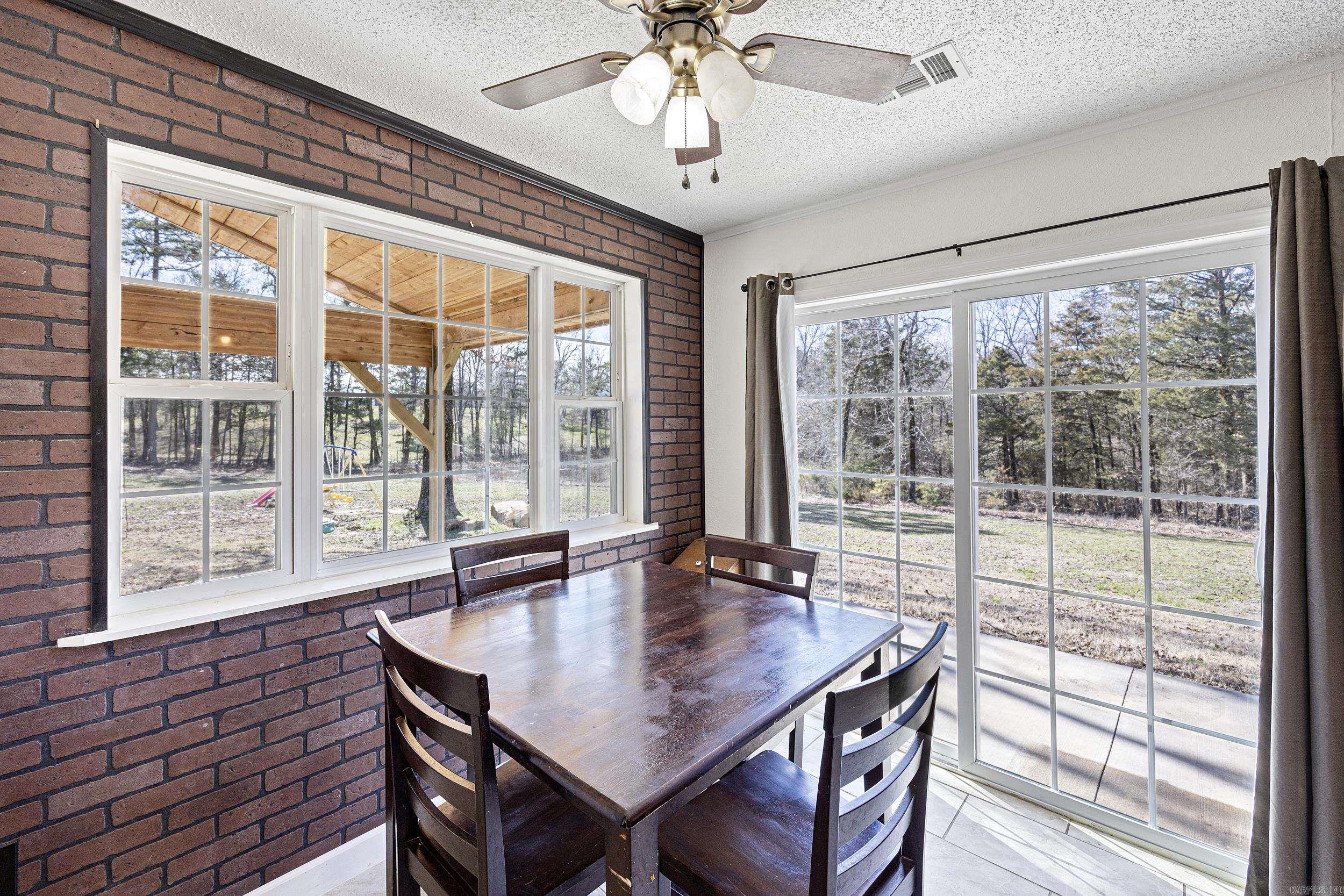 LONDON ACRES - Residential